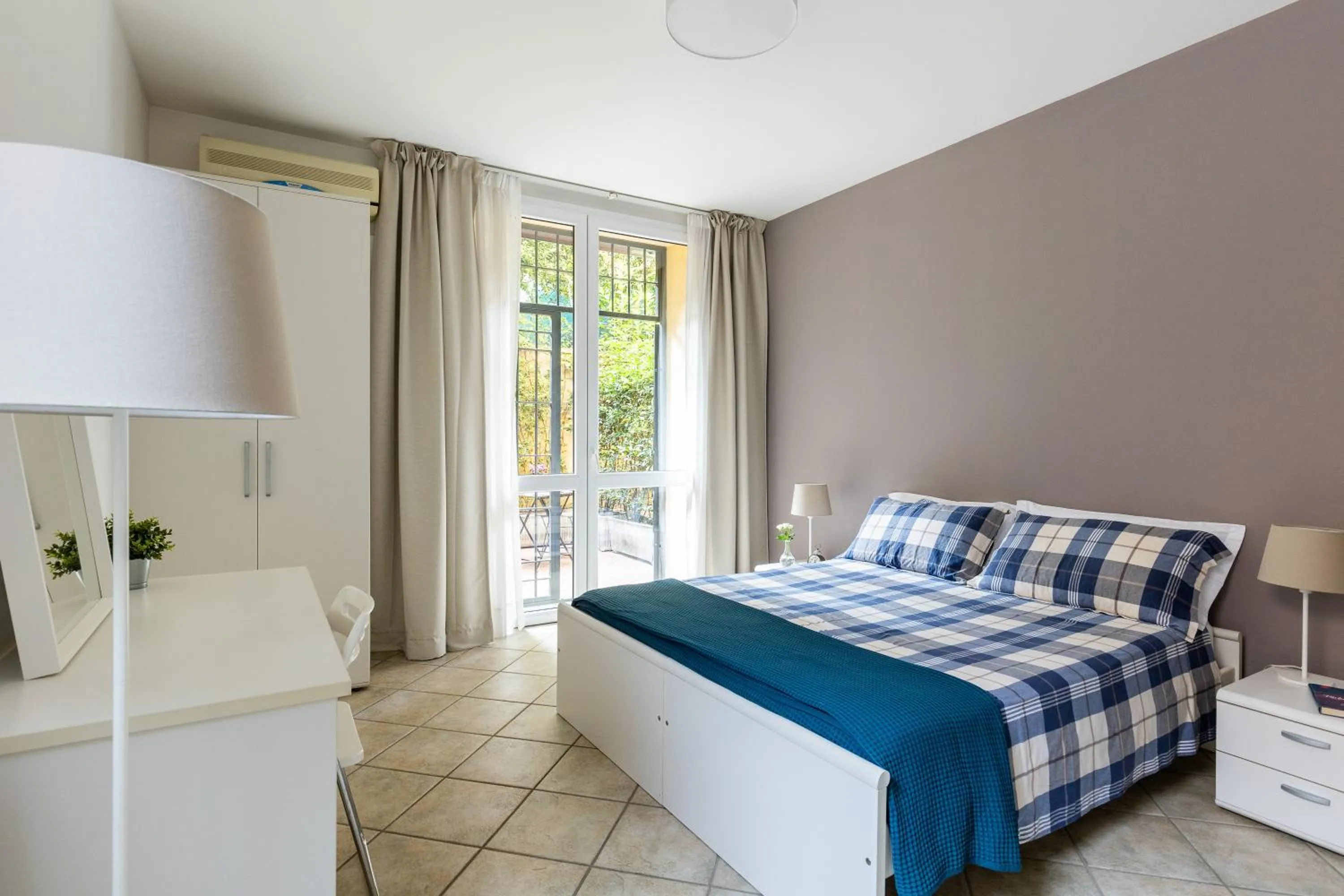 Bedroom, Bed in Portobello Apartments