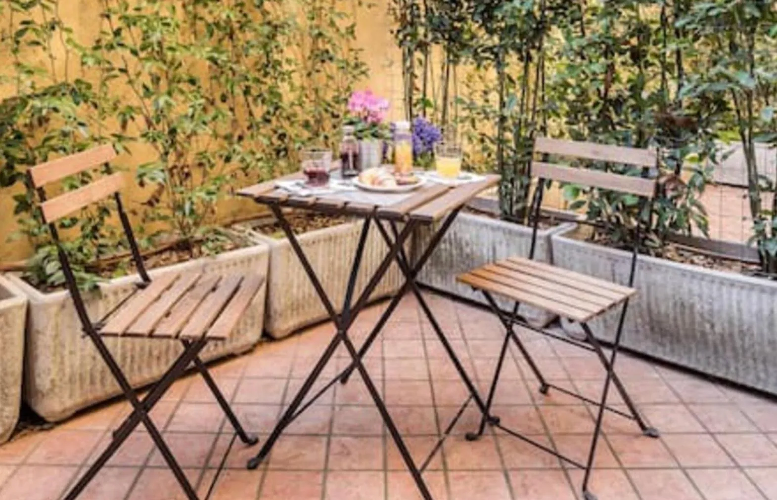 Patio in Portobello Apartments