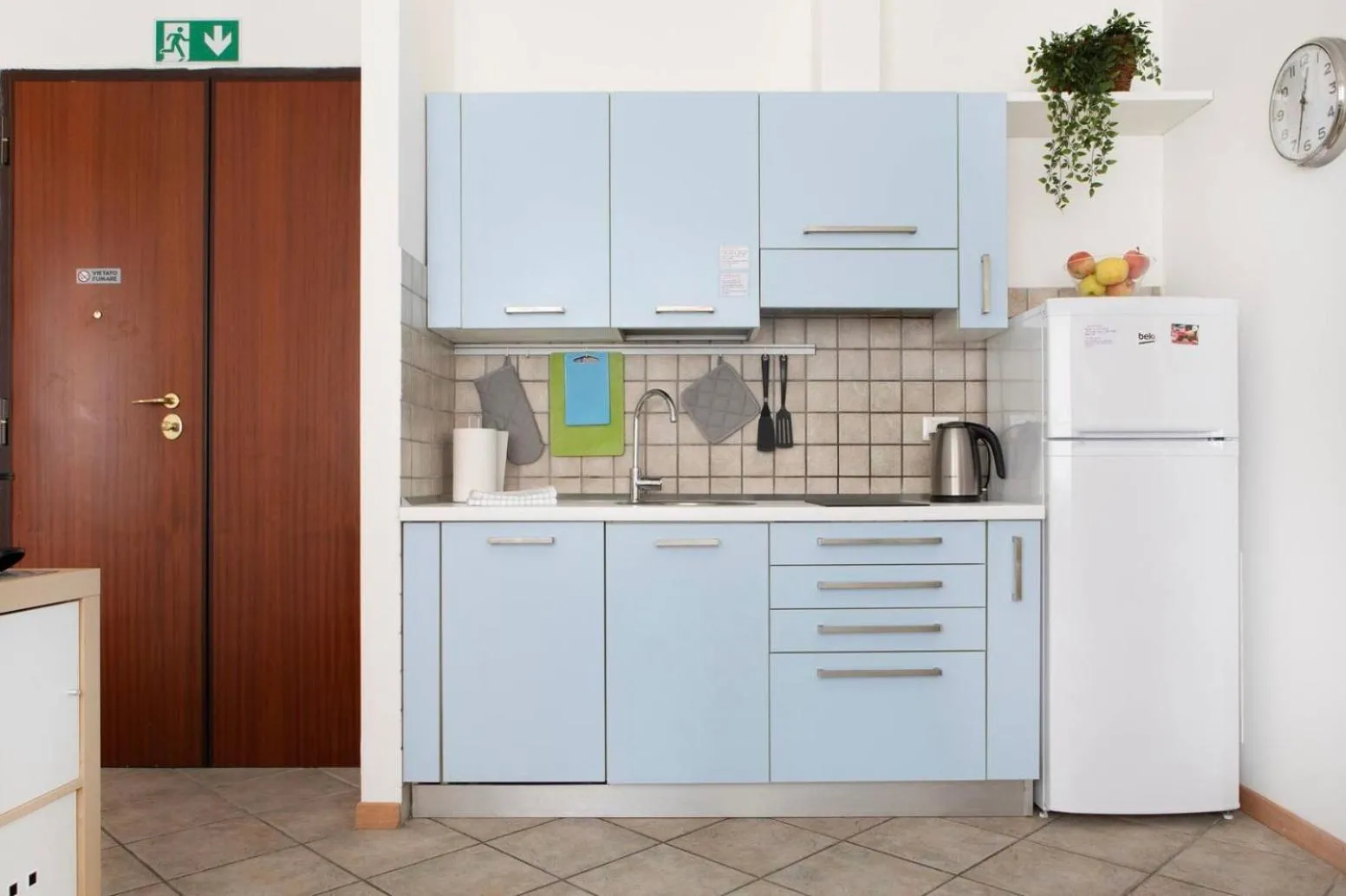 Kitchen or kitchenette in Portobello Apartments
