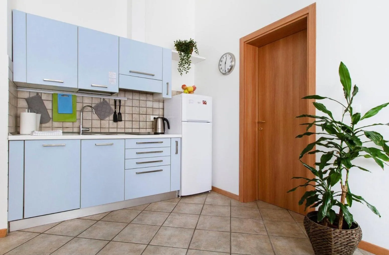 Kitchen or kitchenette in Portobello Apartments