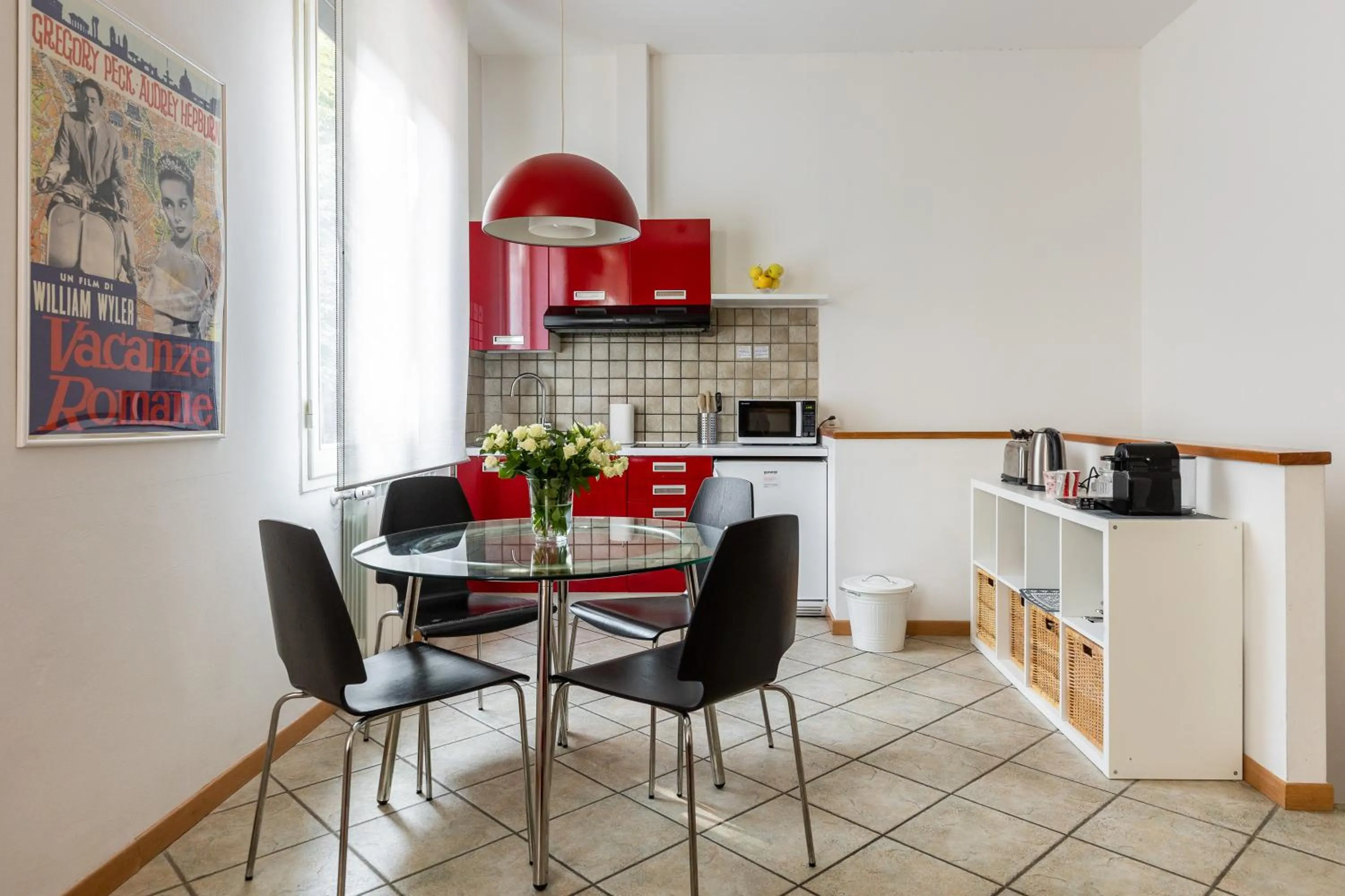 Kitchen or kitchenette in Portobello Apartments