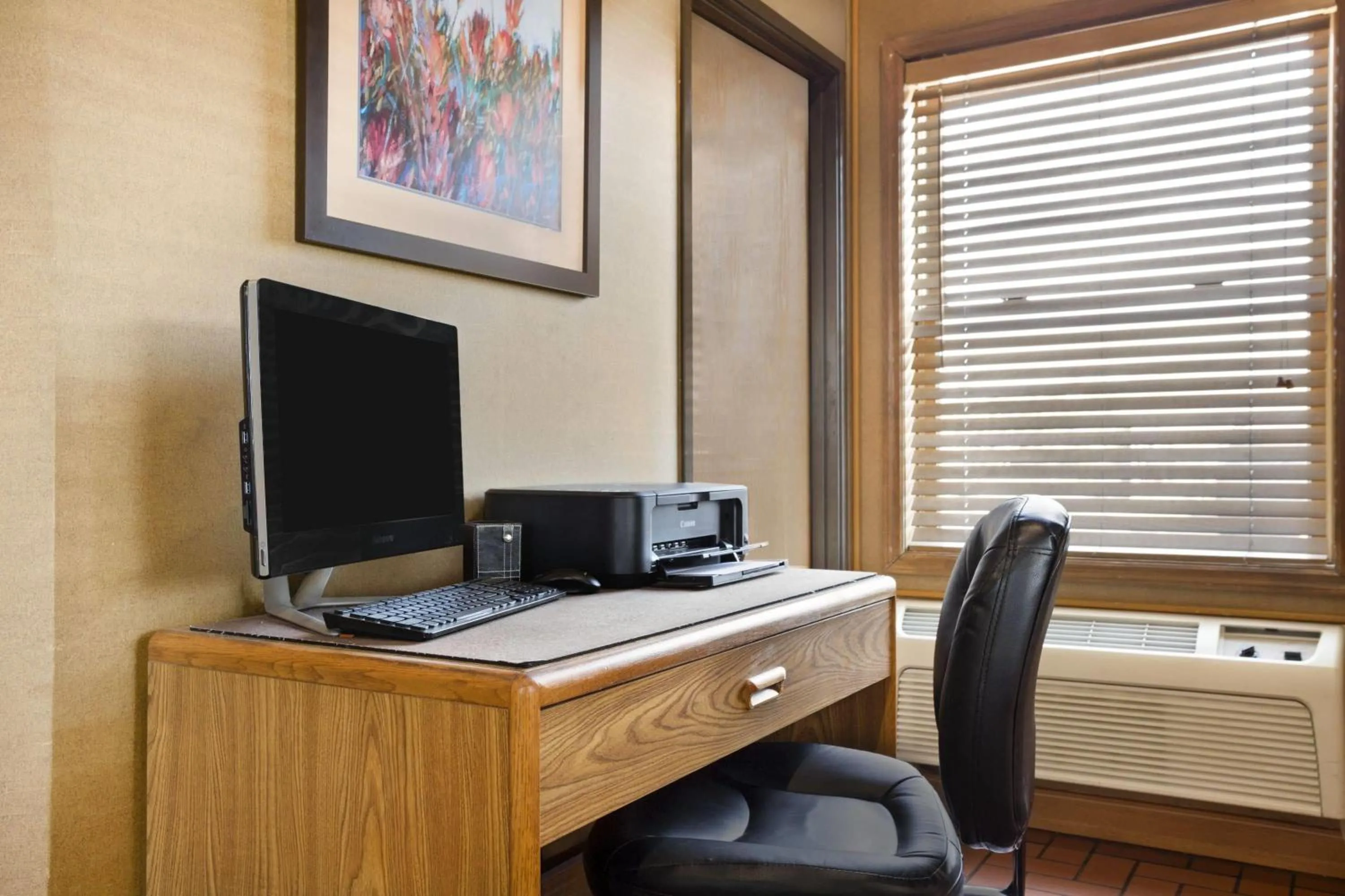 Business facilities in Super 8 by Wyndham Alton