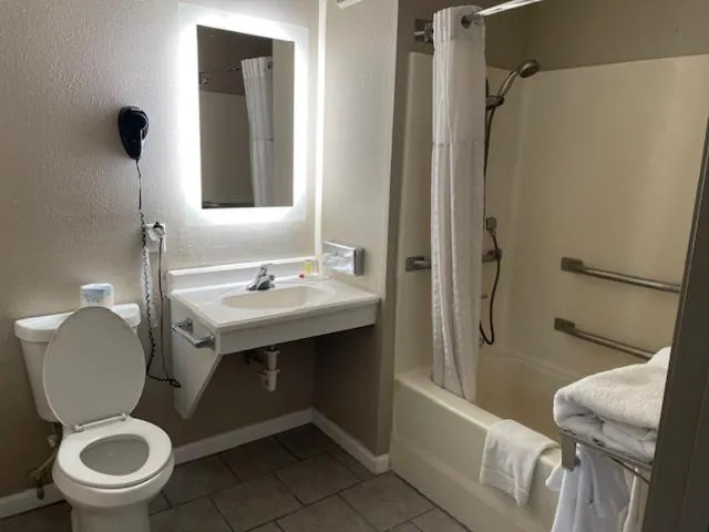 Bathroom in Super 8 by Wyndham Alton