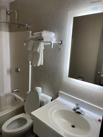 Bathroom in Super 8 by Wyndham Alton