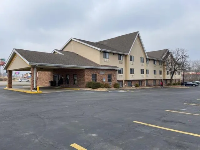 Super 8 by Wyndham Alton