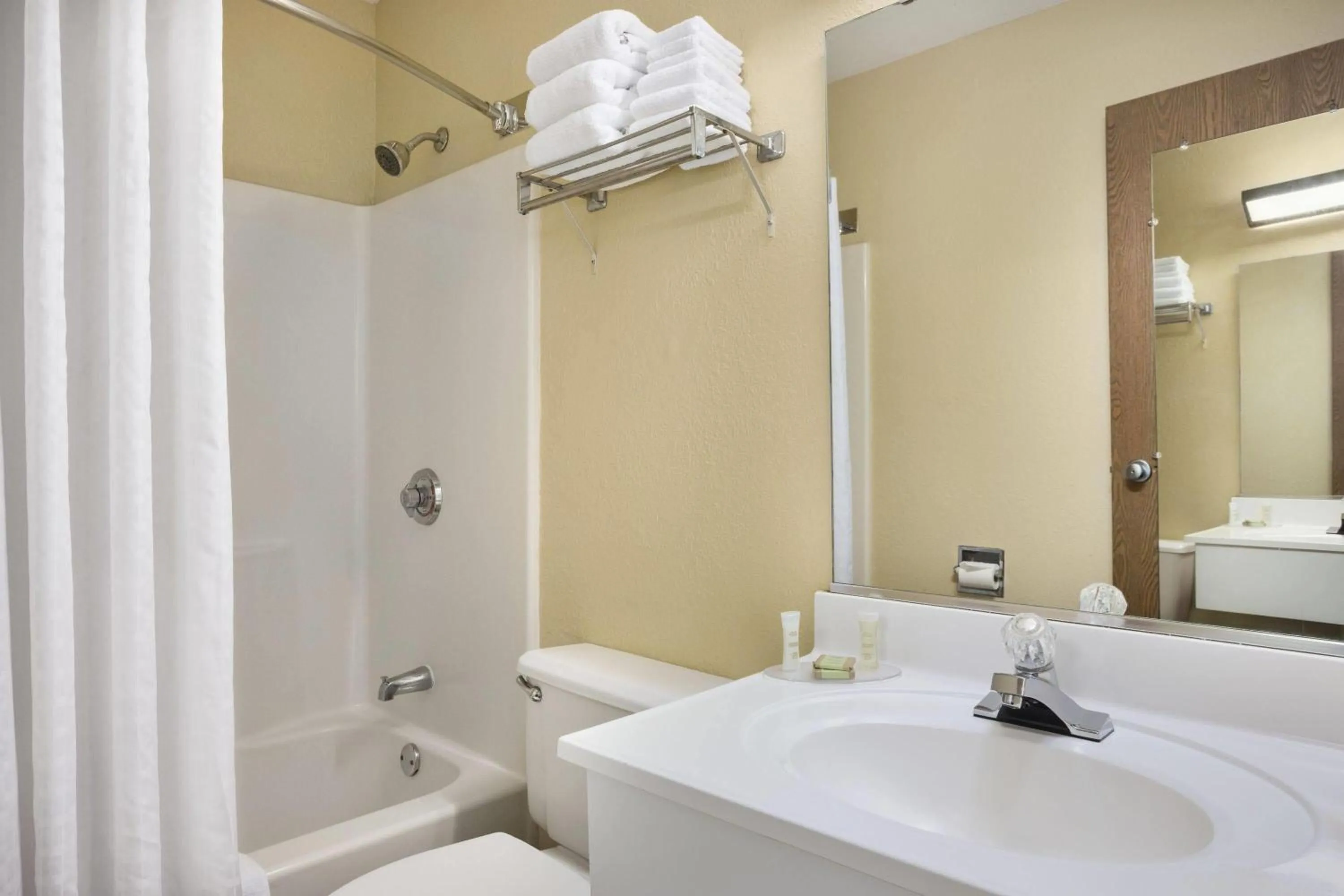 Bathroom in Super 8 by Wyndham Alton