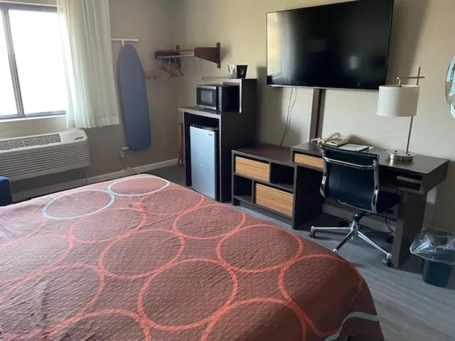 Bed in Super 8 by Wyndham Alton