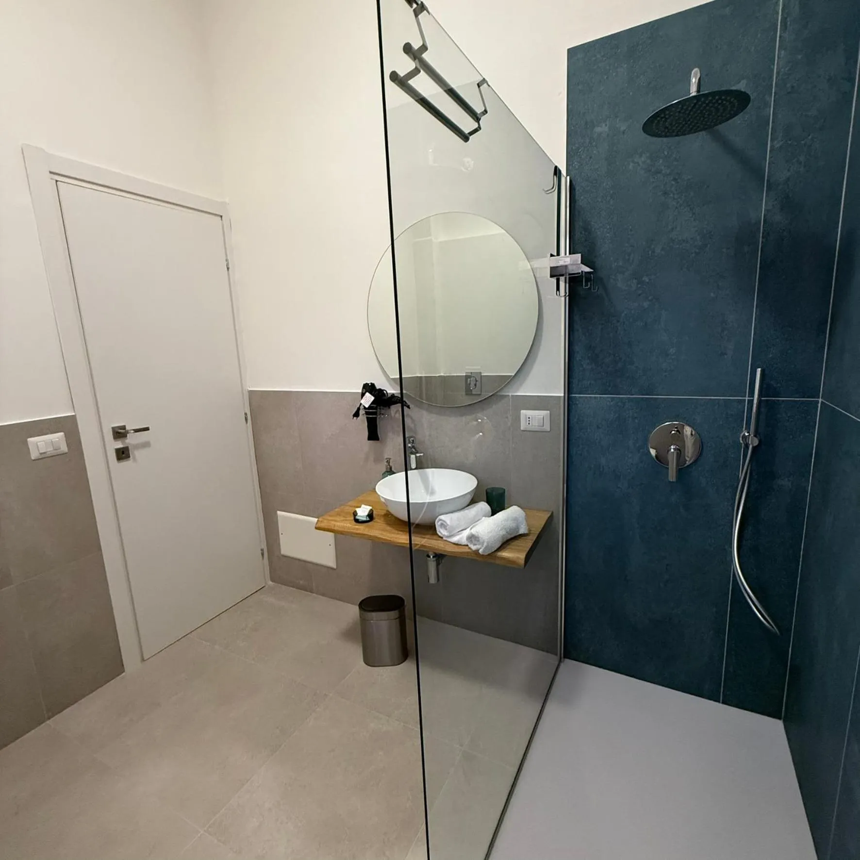 Shower in B&B Miseno23