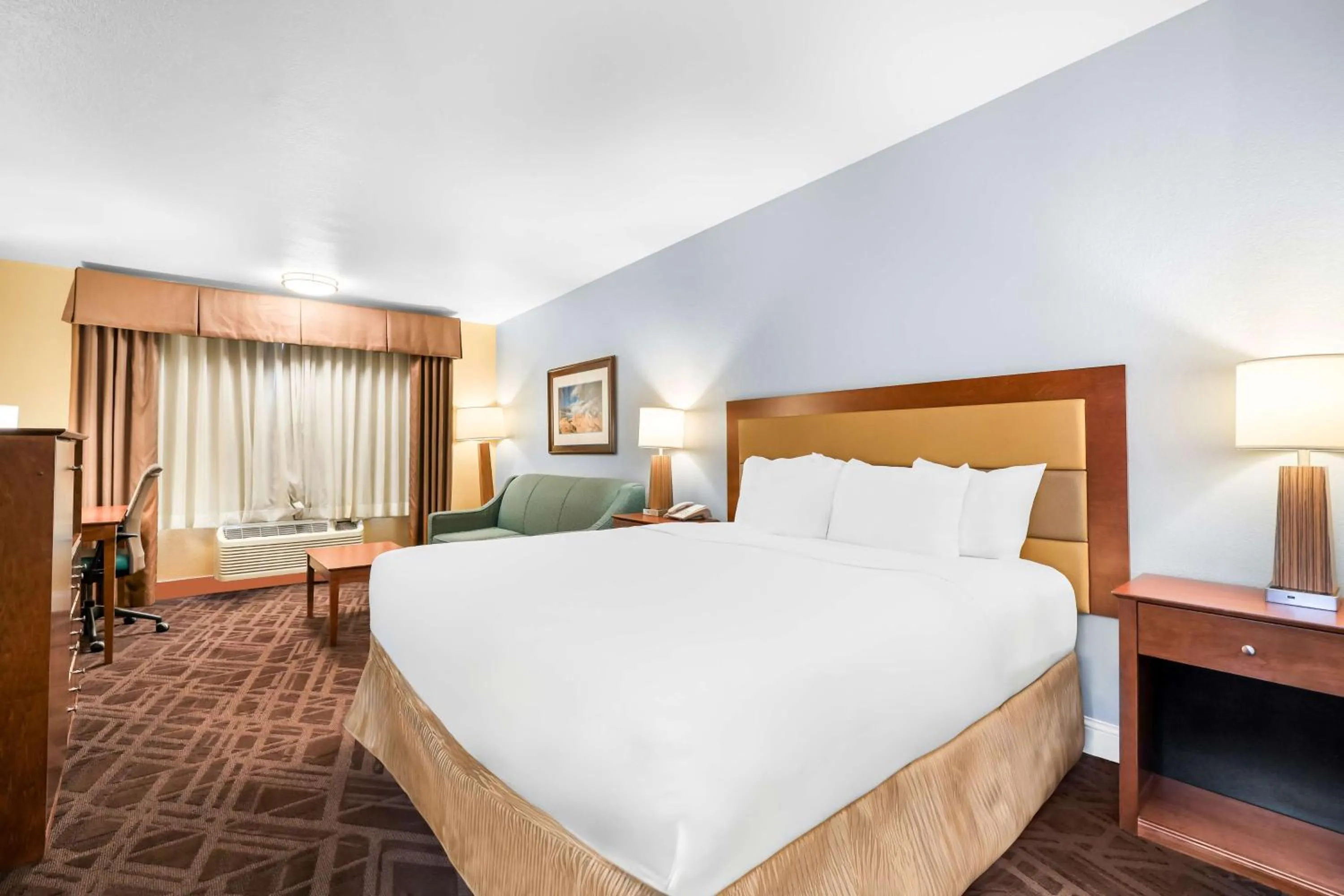 Bedroom, Bed in Sure Stay Plus by Best Western Twentynine Palms Joshua Tree