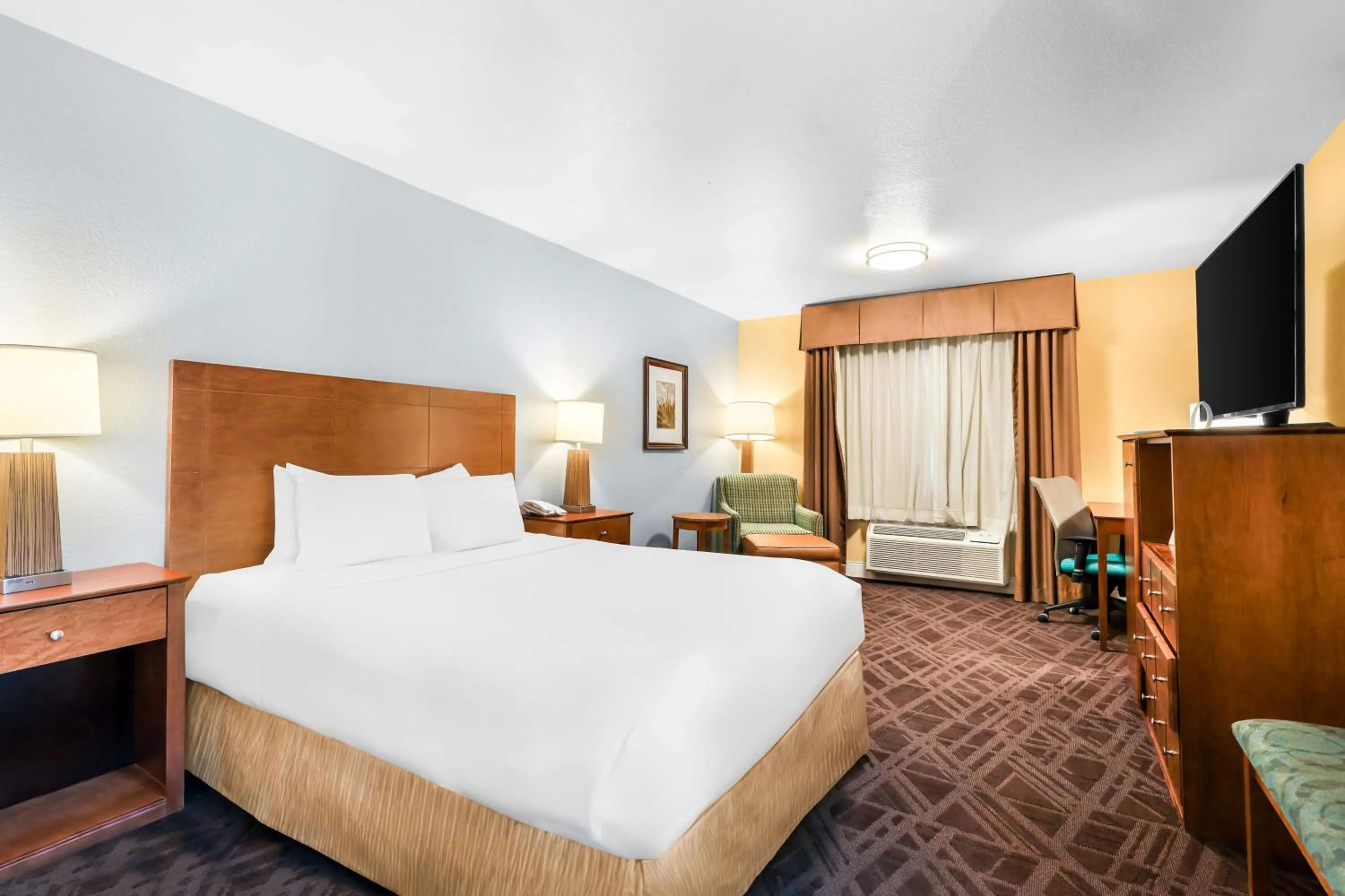 Bedroom, Bed in Sure Stay Plus by Best Western Twentynine Palms Joshua Tree