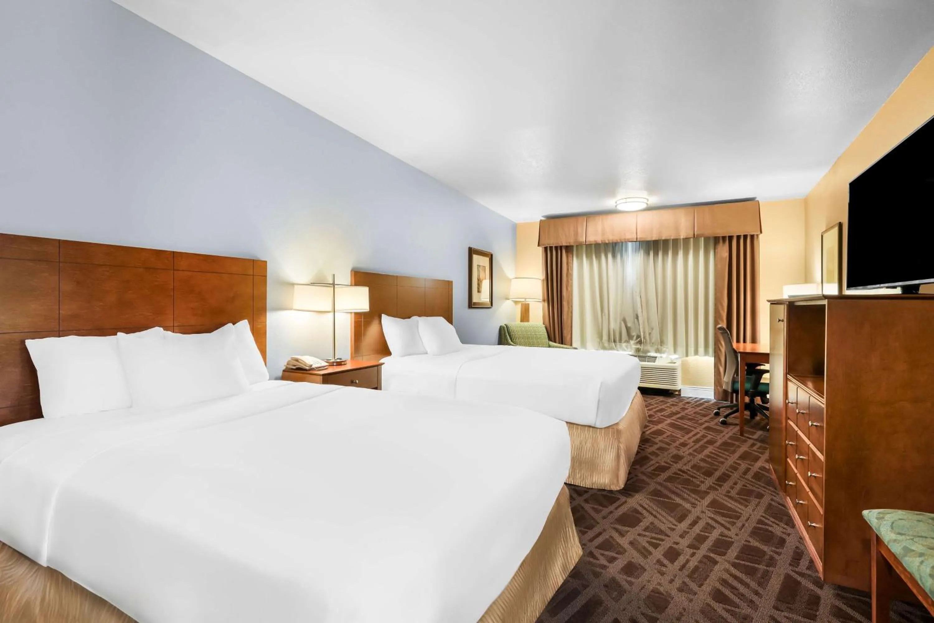 Bedroom, Bed in Sure Stay Plus by Best Western Twentynine Palms Joshua Tree