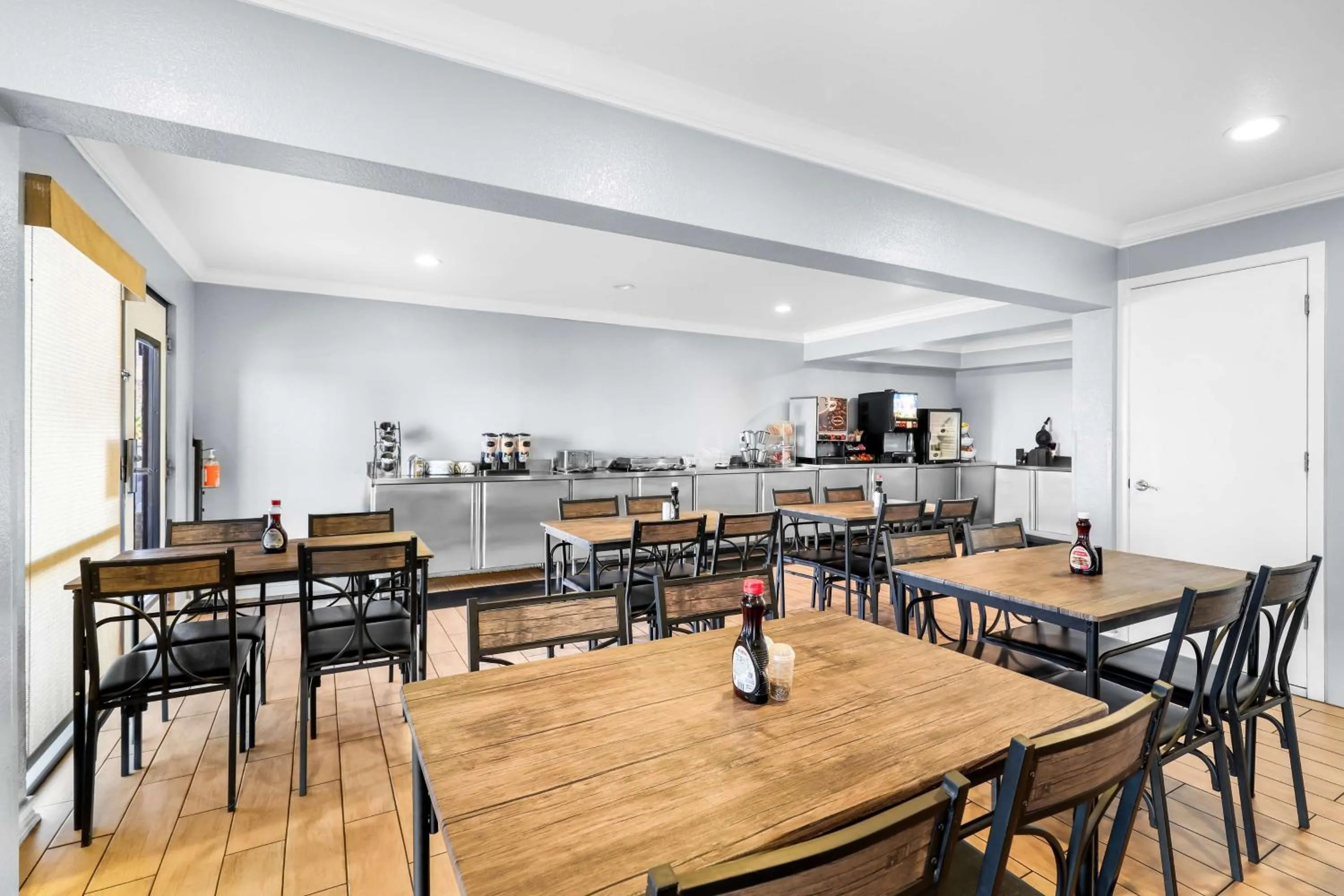 Breakfast in Sure Stay Plus by Best Western Twentynine Palms Joshua Tree