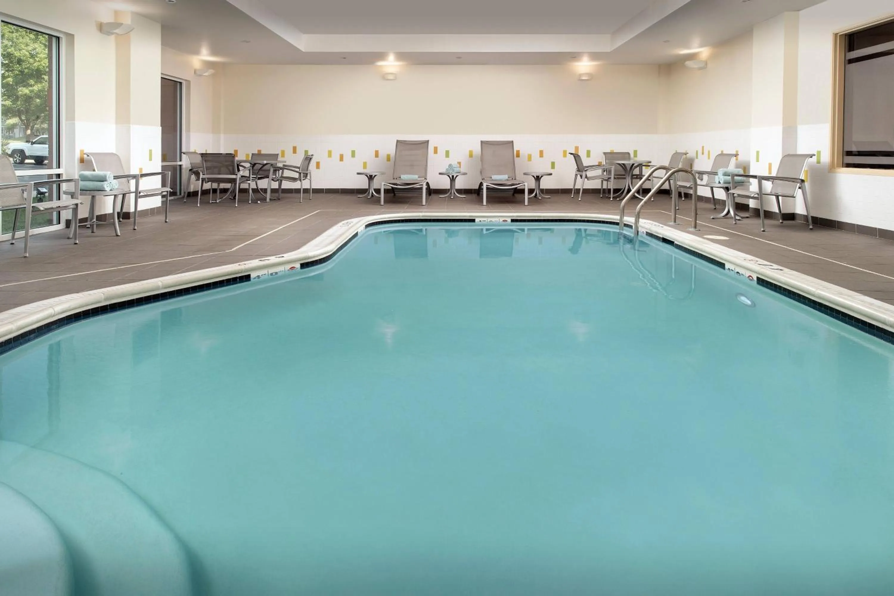 Swimming pool in Fairfield Inn & Suites Baltimore BWI Airport
