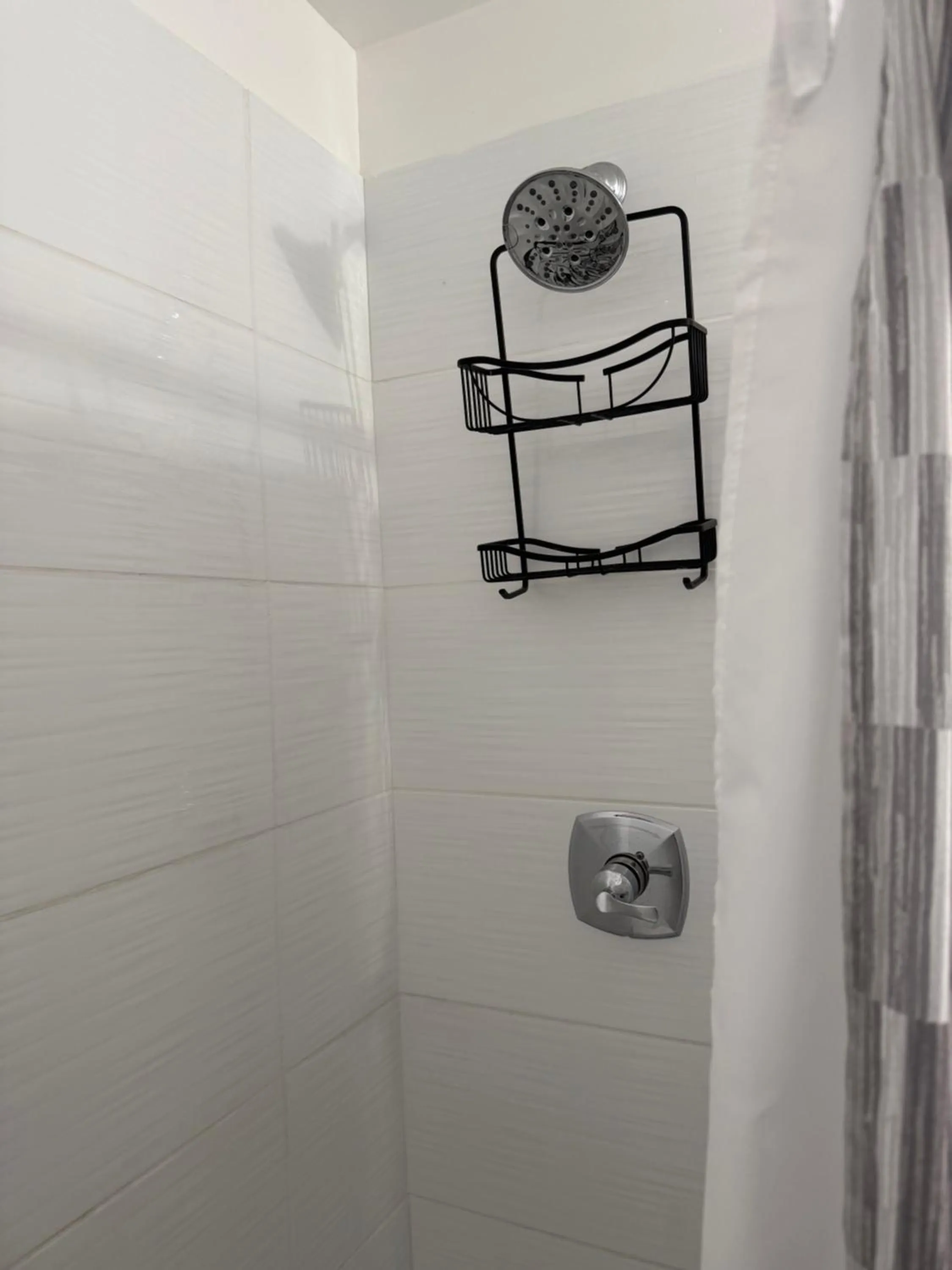 Shower in Sand Pebbles Inn