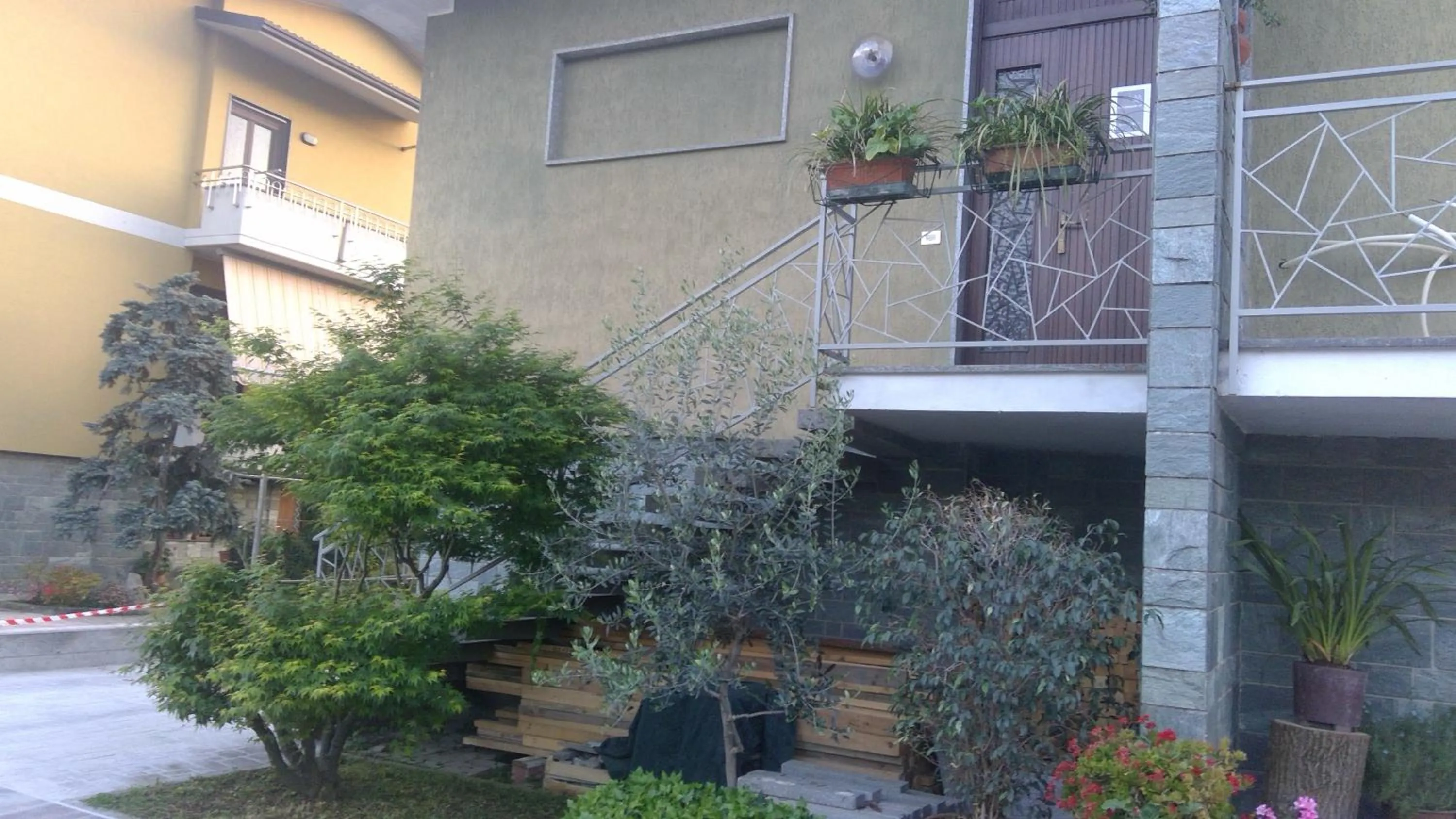 Property building in B&B Magenta