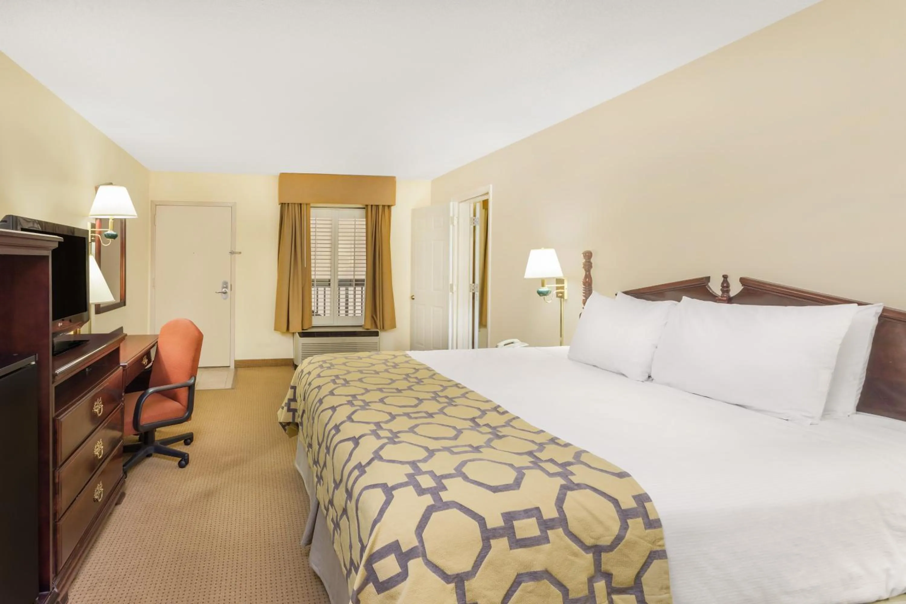 Bed in Baymont by Wyndham Griffin