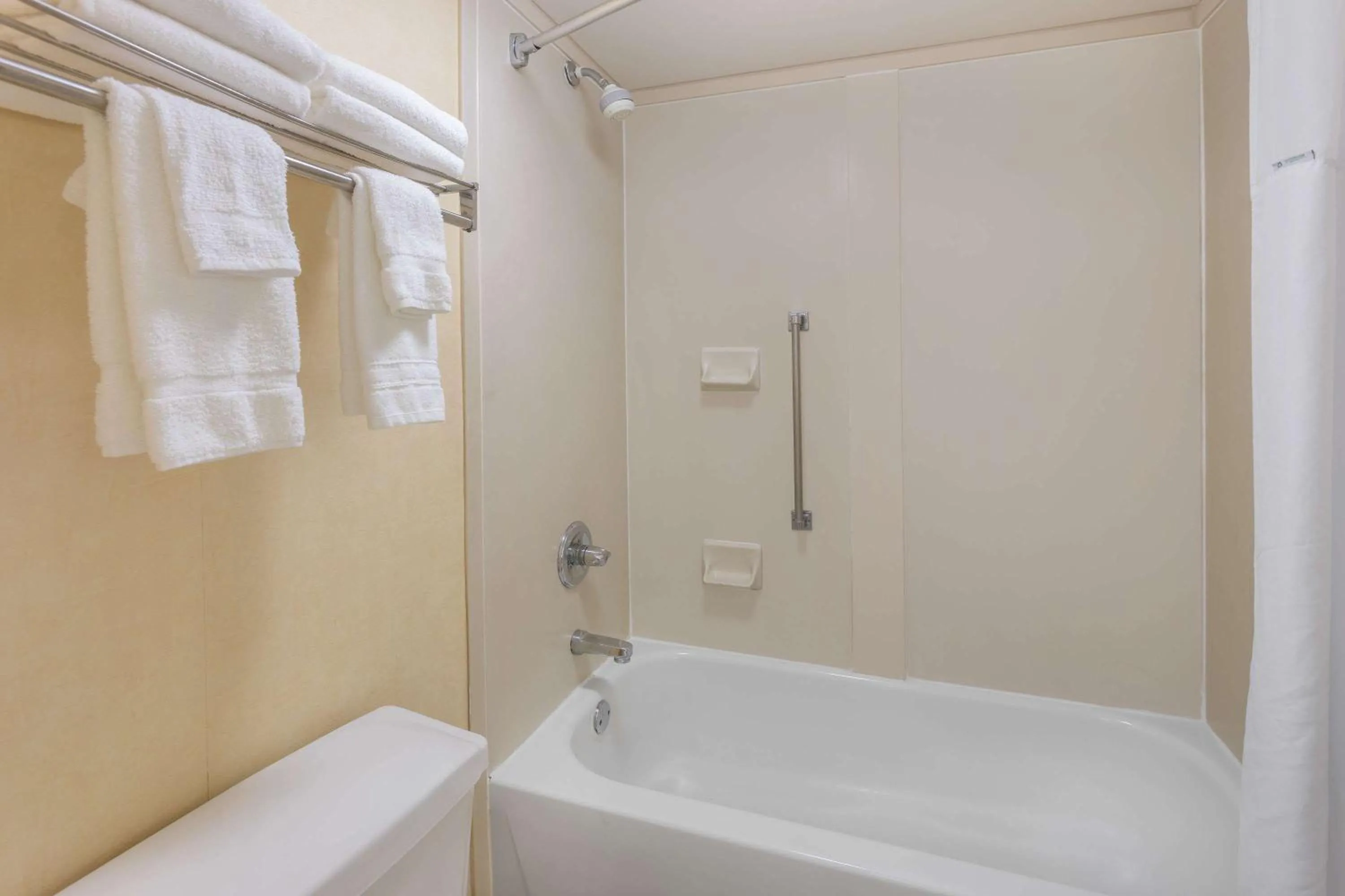 Bathroom in Baymont by Wyndham Griffin