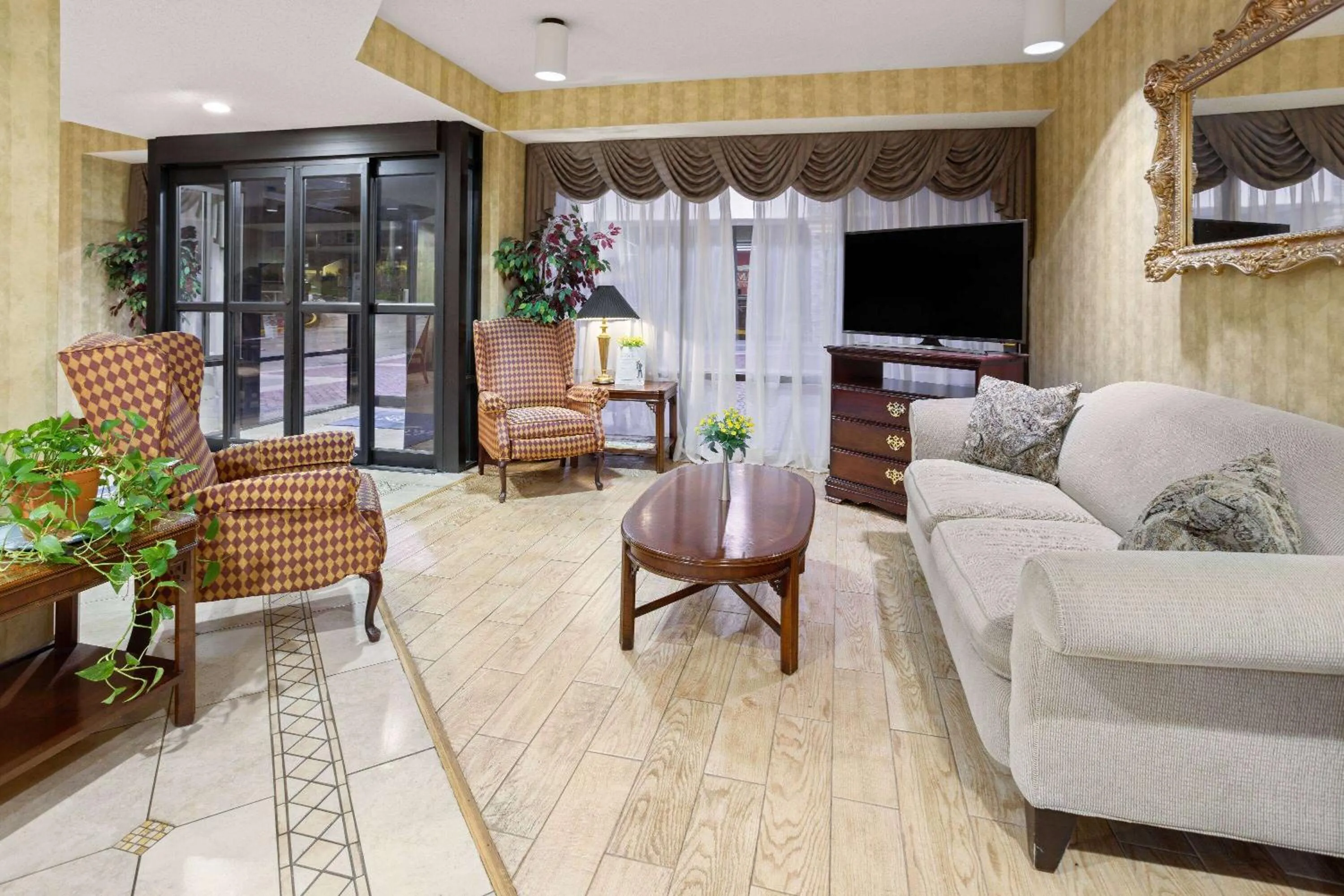 Lobby or reception in Baymont by Wyndham Griffin