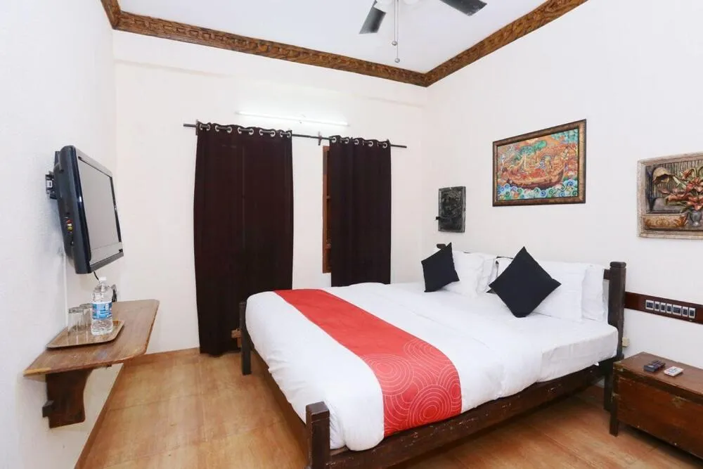 Photo of the whole room, Bed in Kovalam Beach Hotel