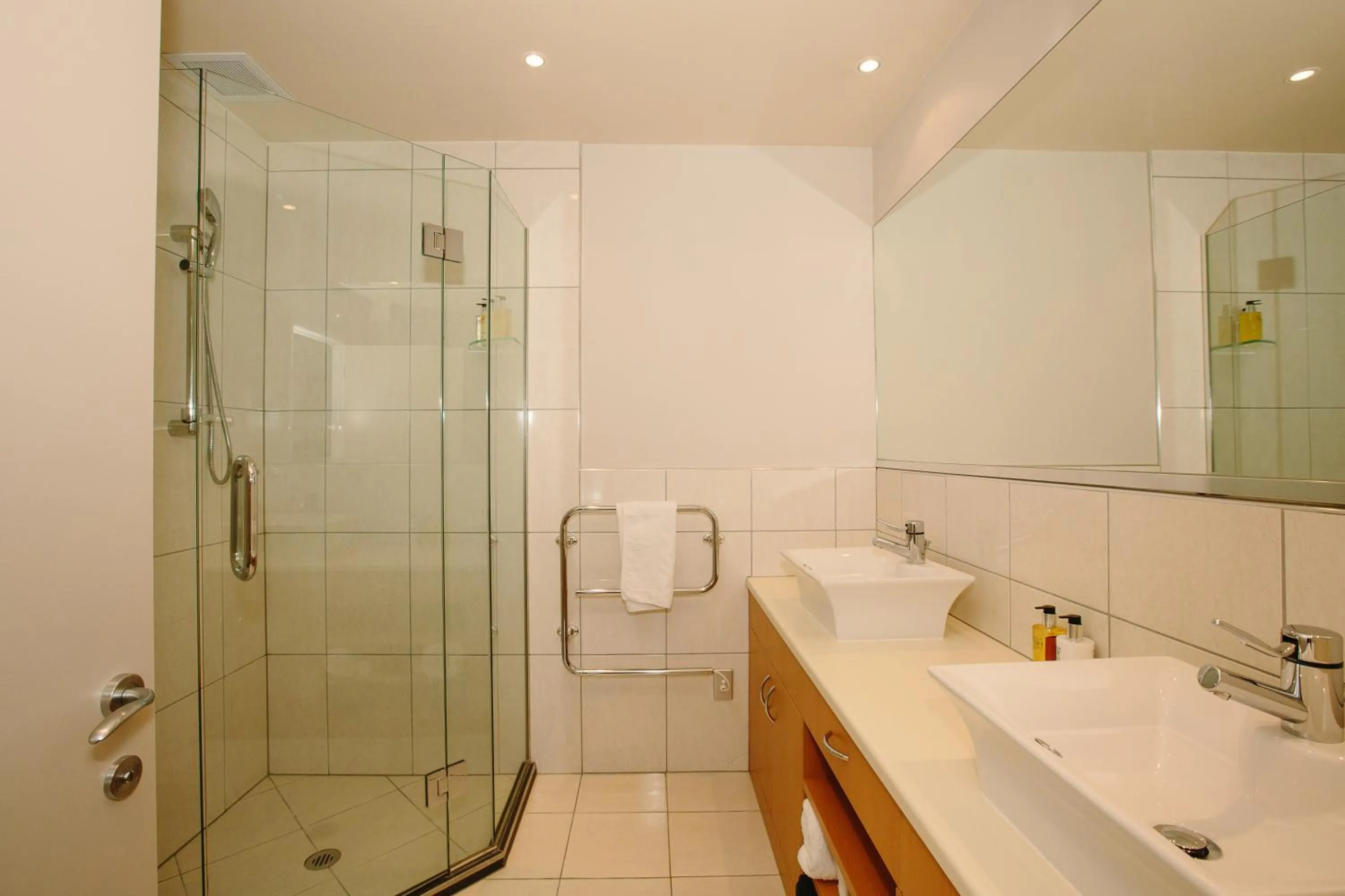 Bathroom in Lakeside Apartments