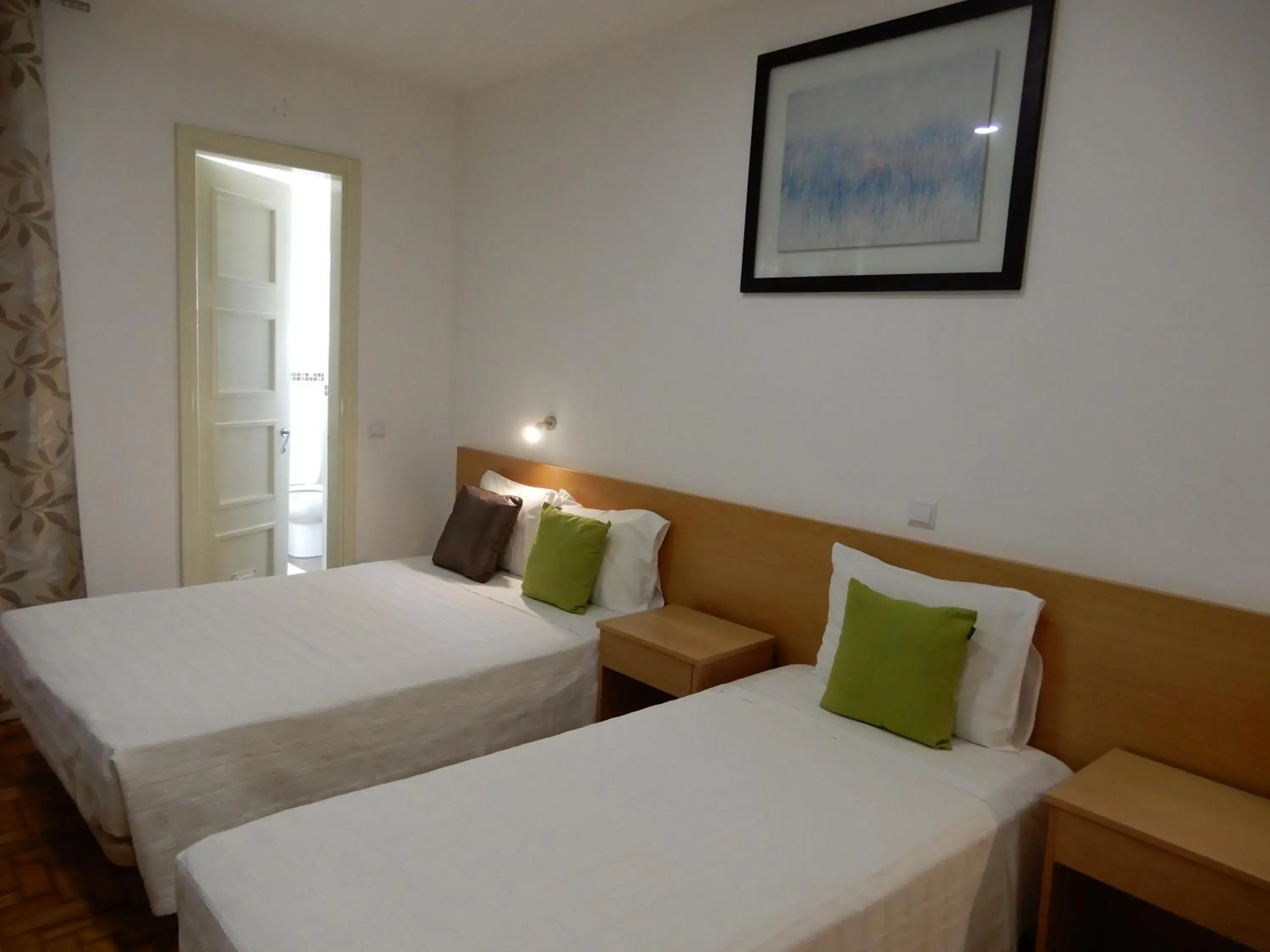 Family Room in Guesthouse Coimbra City Family Room in Guesthouse Coimbra City