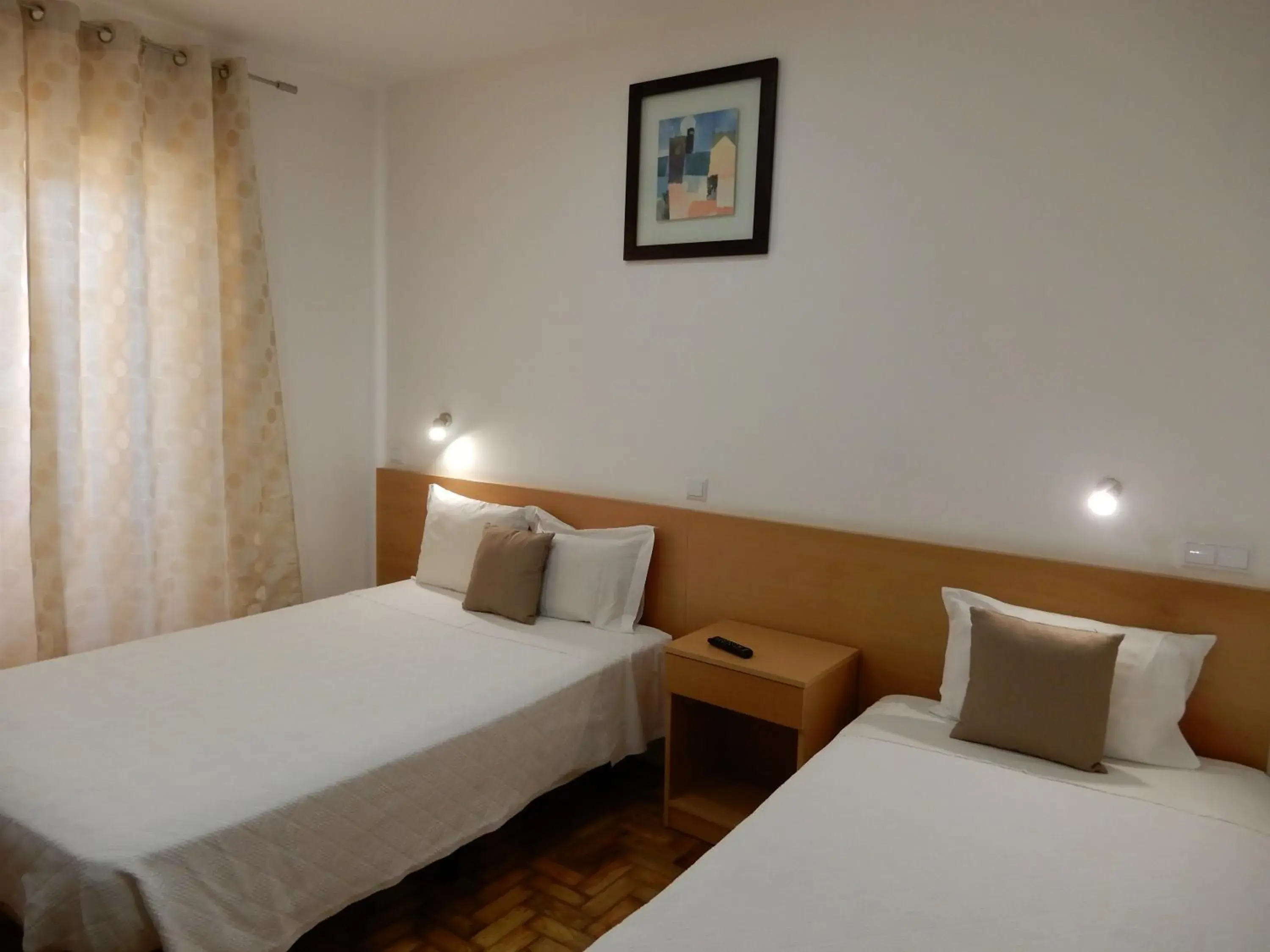 Triple Room in Guesthouse Coimbra City Triple Room in Guesthouse Coimbra City