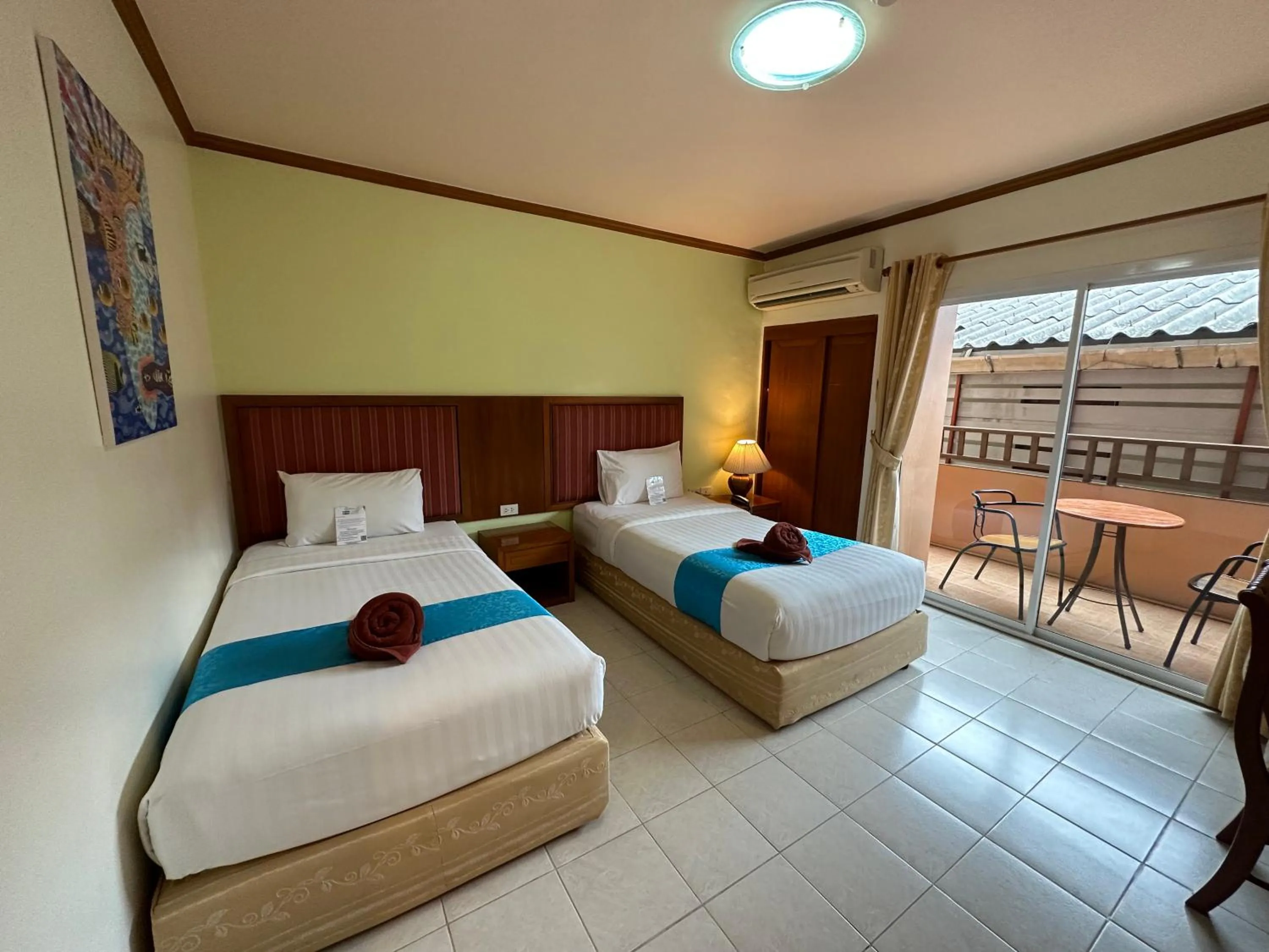 Bed in Thipurai Beach Hotel