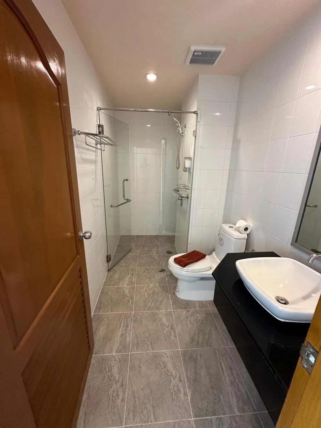 Bathroom in Thipurai Beach Hotel