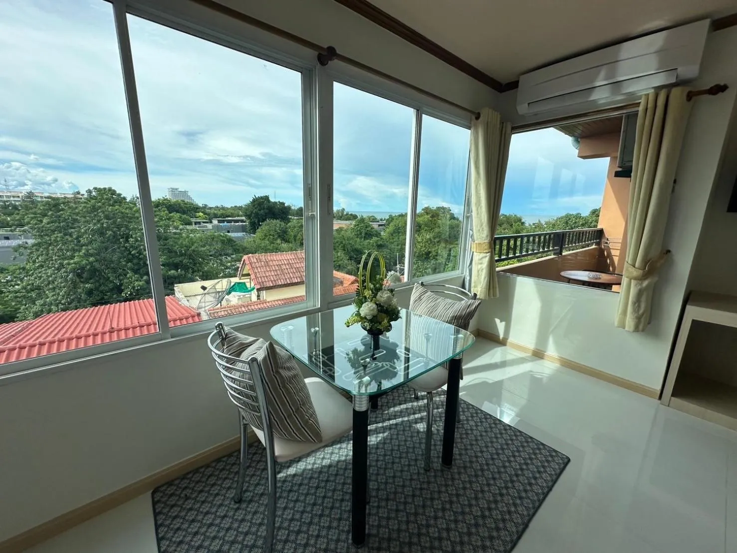 Bedroom in Thipurai Beach Hotel