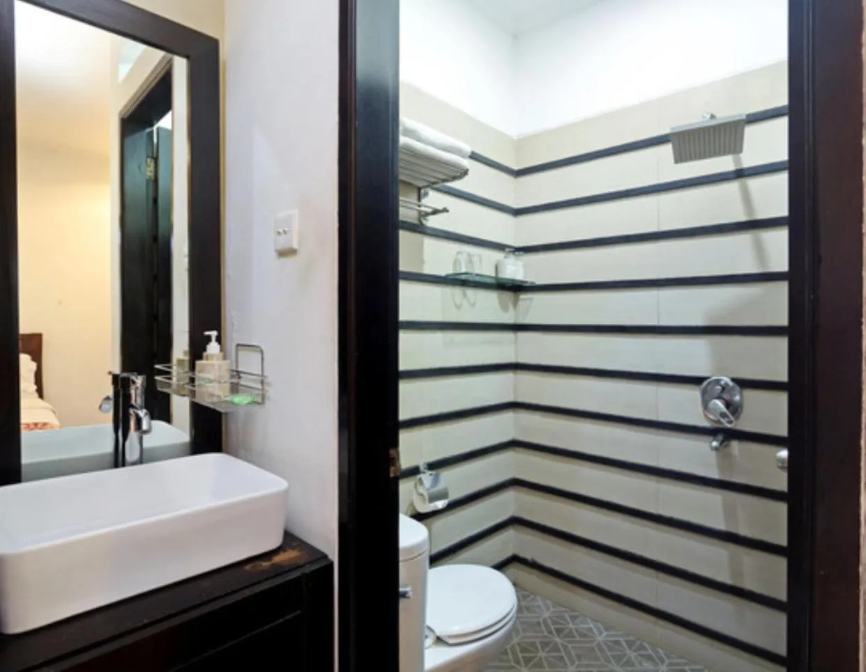 Shower in Villa Cantik Tresna