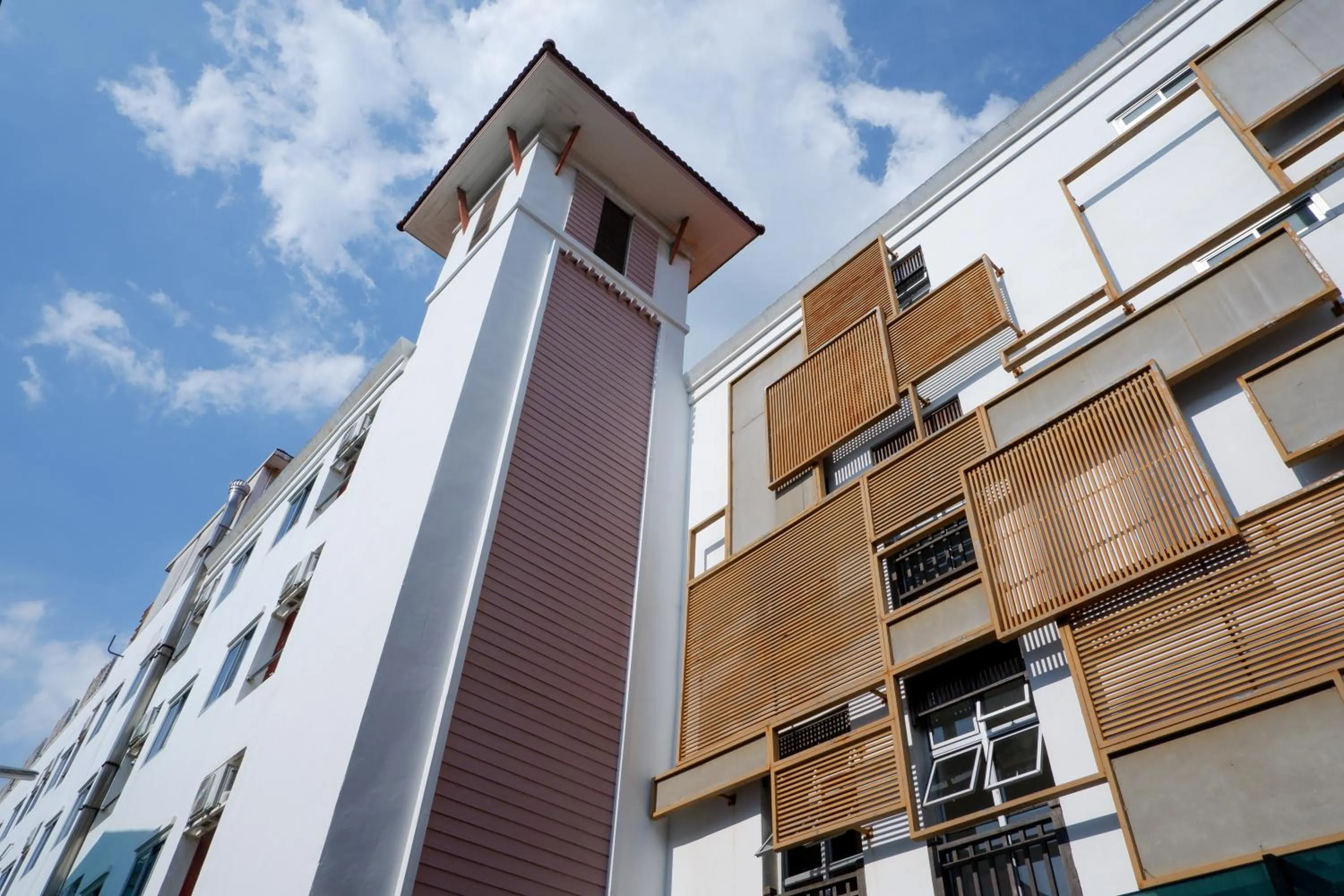 Property building in 18 Coins Budget Hotel