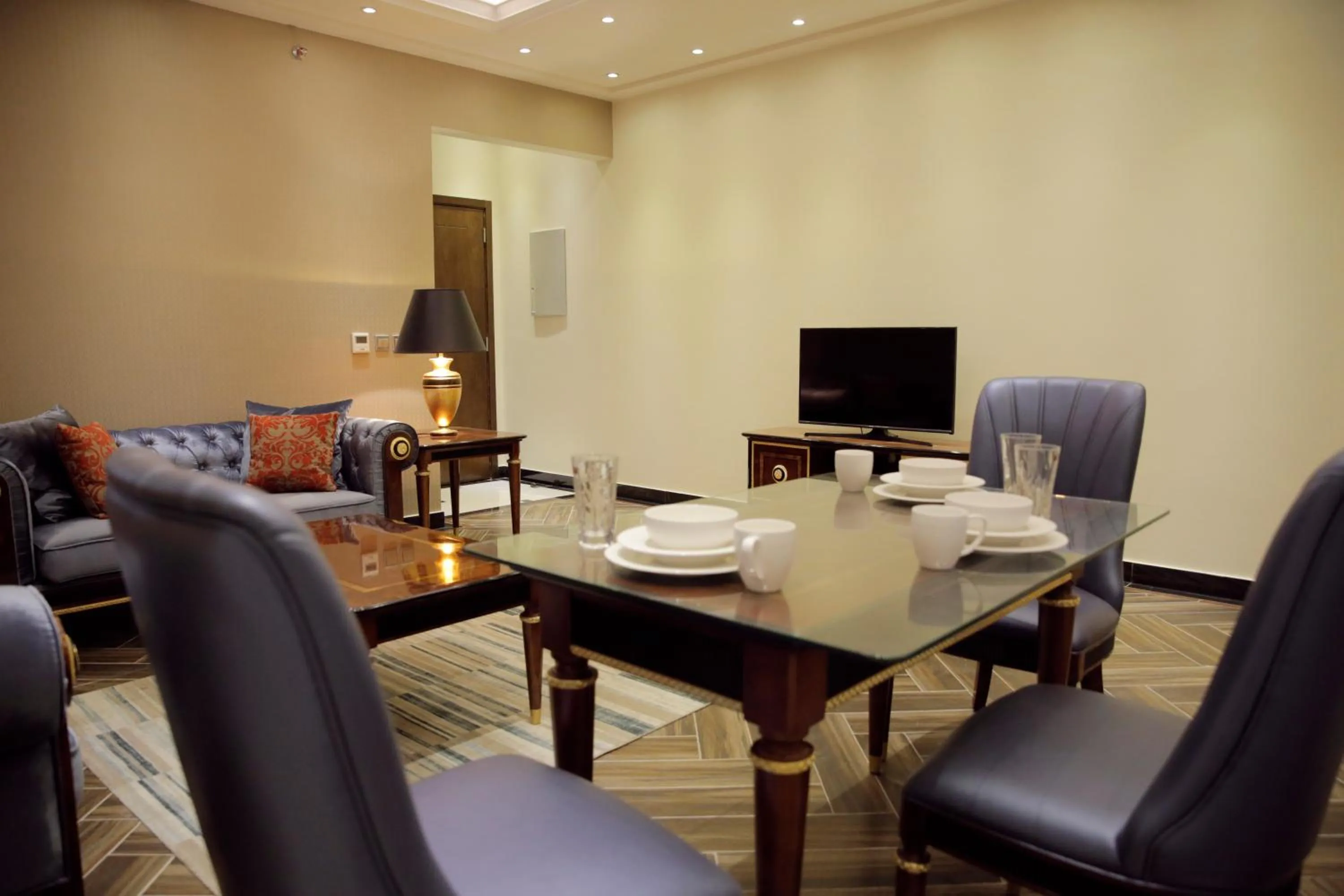 Dining area in Makeen Homes by Warwick Hotel