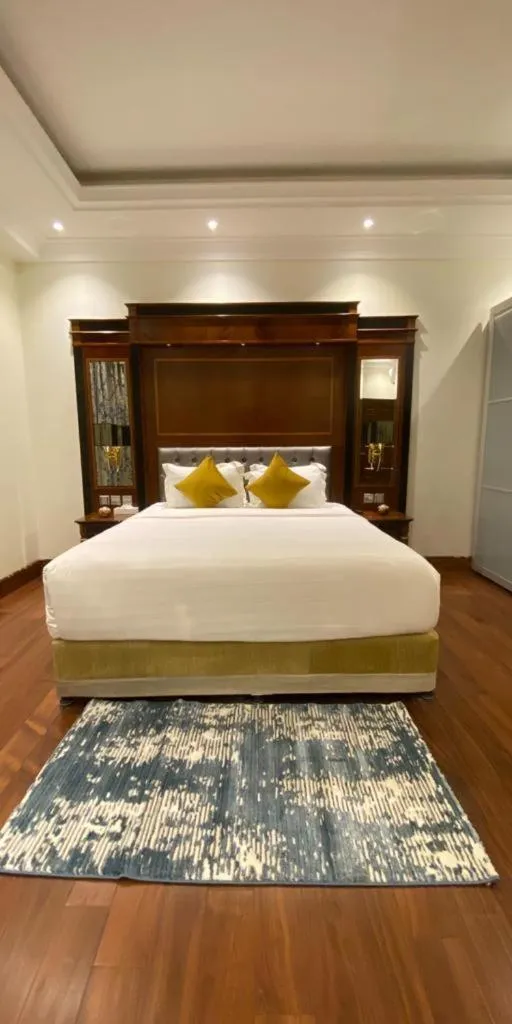 Bedroom, Bed in Makeen Homes by Warwick Hotel