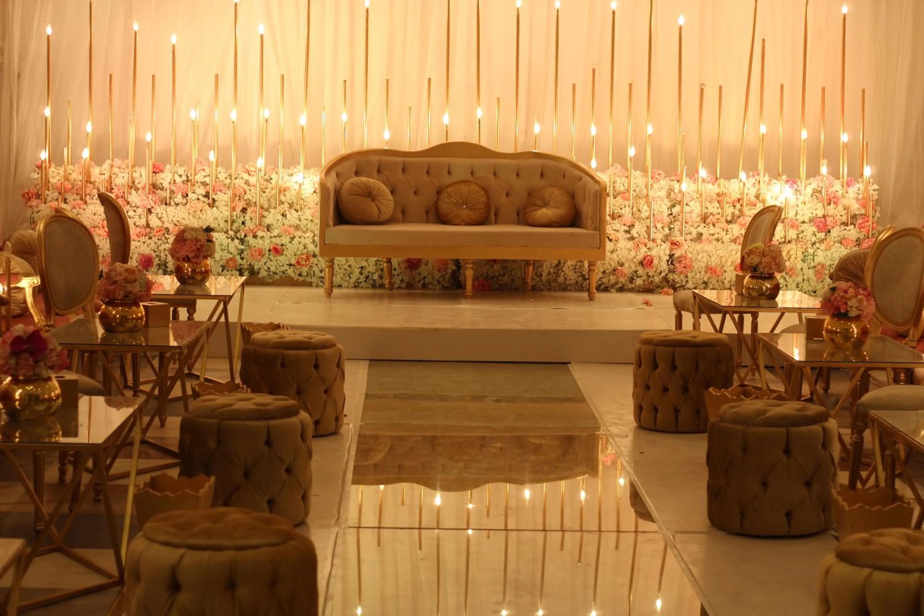 Balcony/Terrace in Makeen Homes by Warwick Hotel