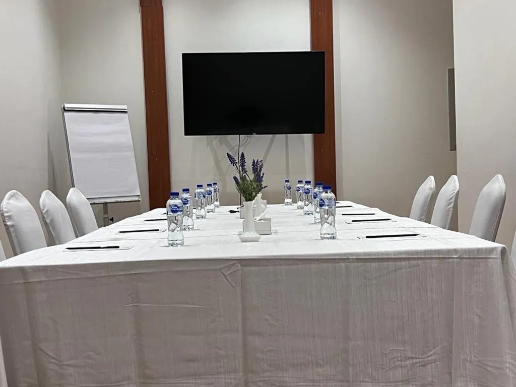 Makeen Homes by Warwick Hotel