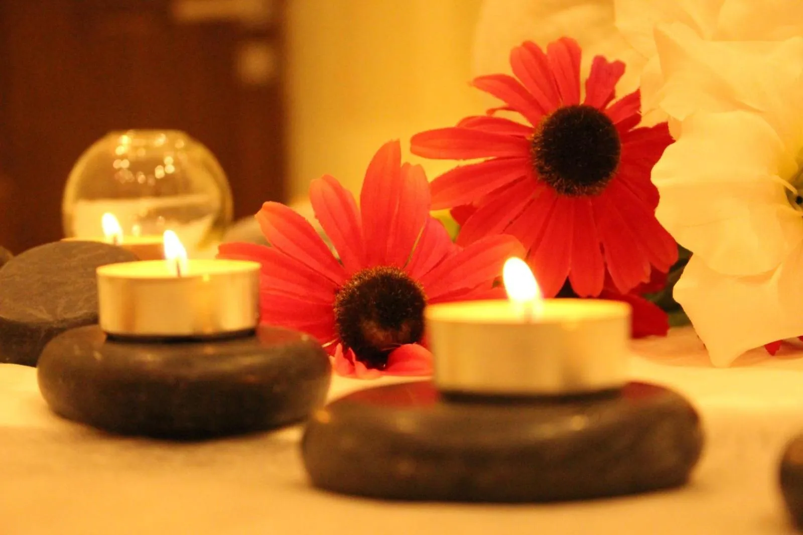 Spa and wellness centre/facilities in Makeen Homes by Warwick Hotel