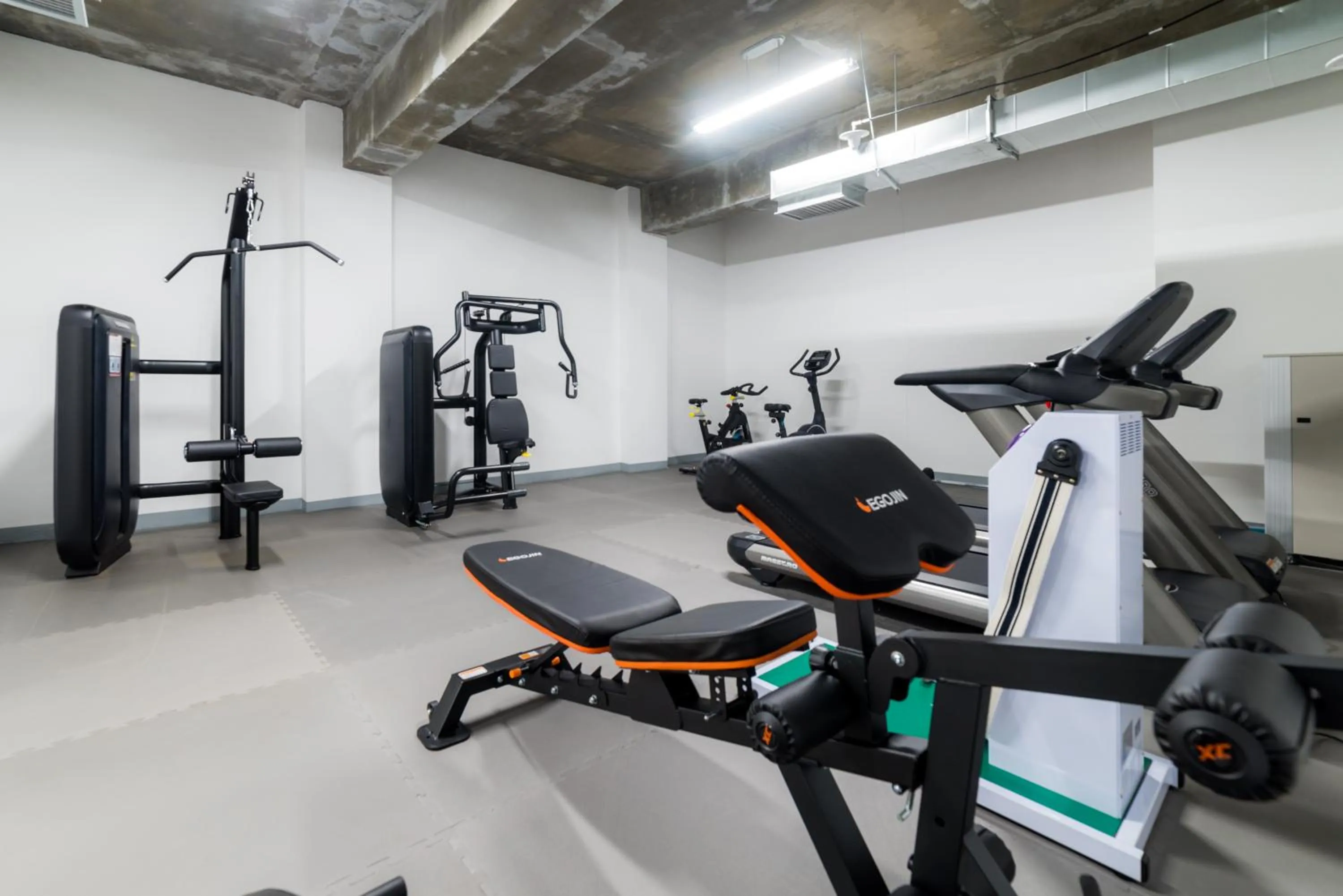 Fitness centre/facilities in Reborn Suwon Silkroad Hotel