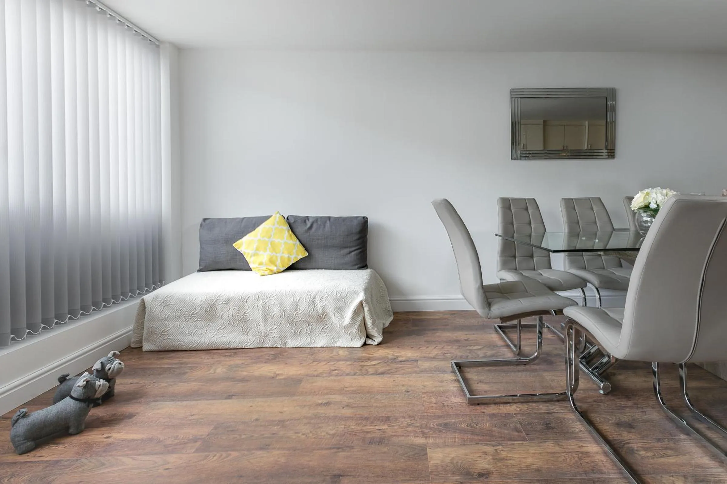 Dining area in KVM - City Apartments - Contractors - Town Centre by KVM Stays