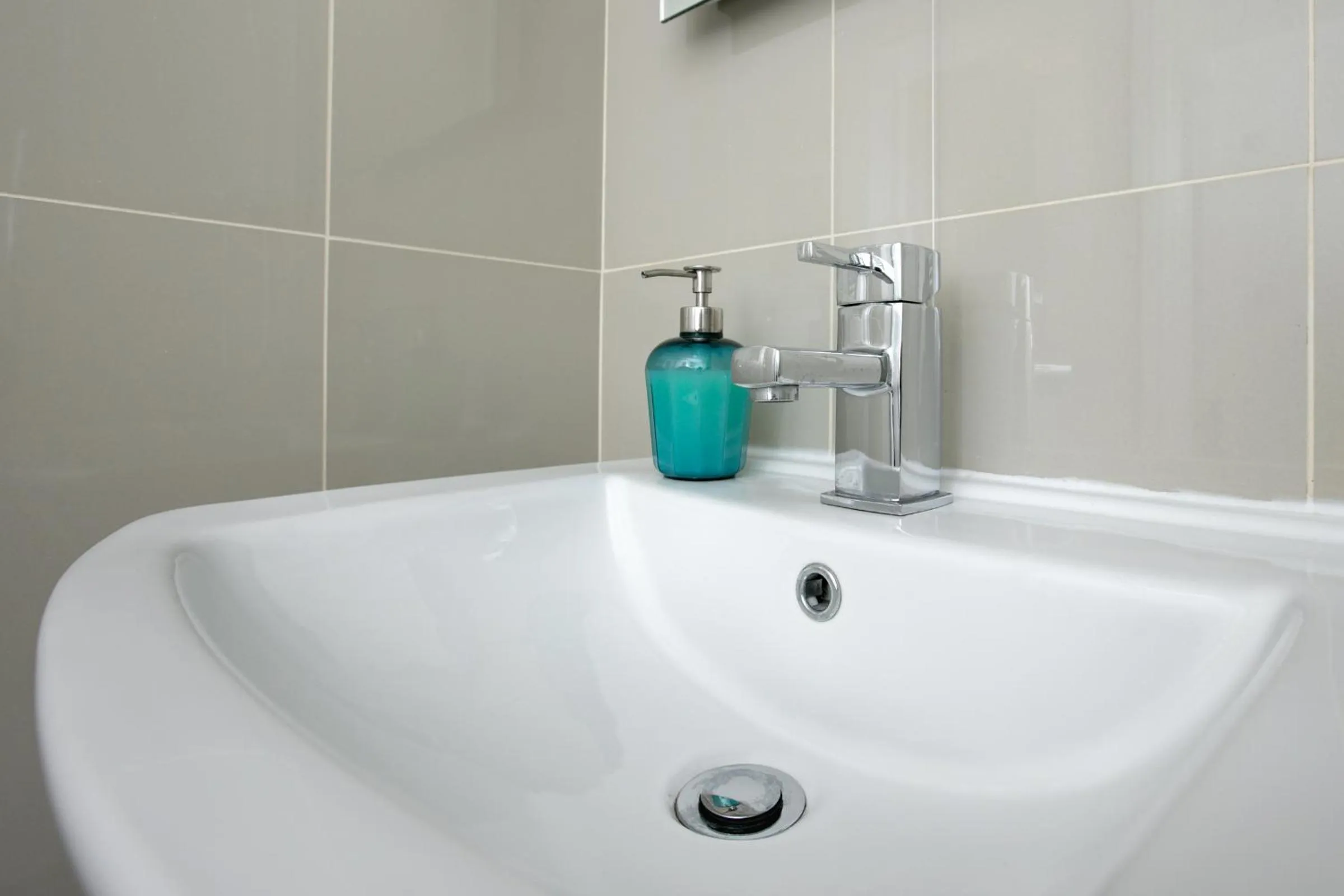 Bathroom in KVM - City Apartments - Contractors - Town Centre by KVM Stays