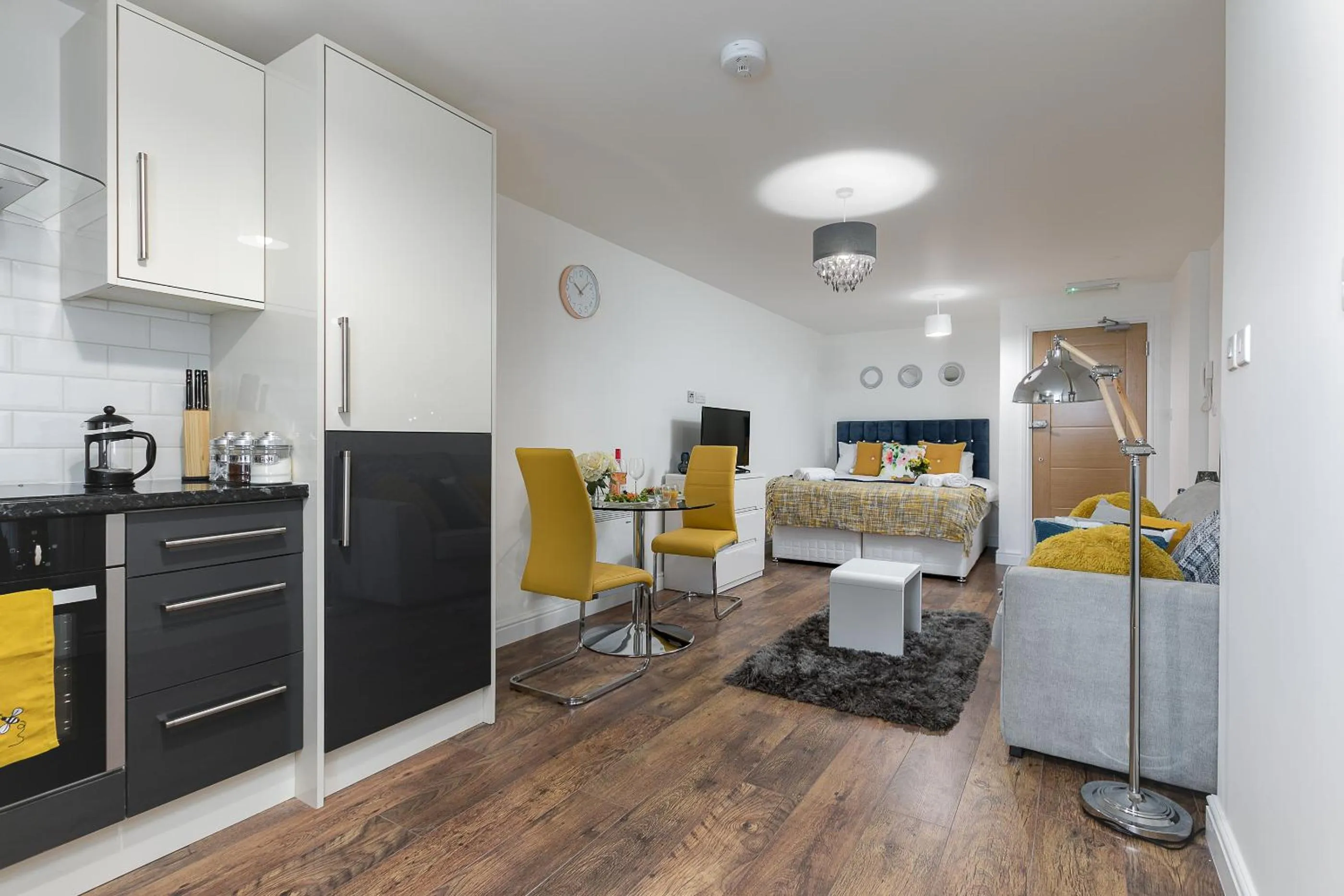 Kitchen or kitchenette in KVM - City Apartments - Contractors - Town Centre by KVM Stays