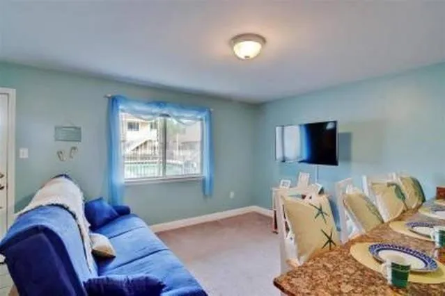 Living room in Beach Comber at Oak Shores