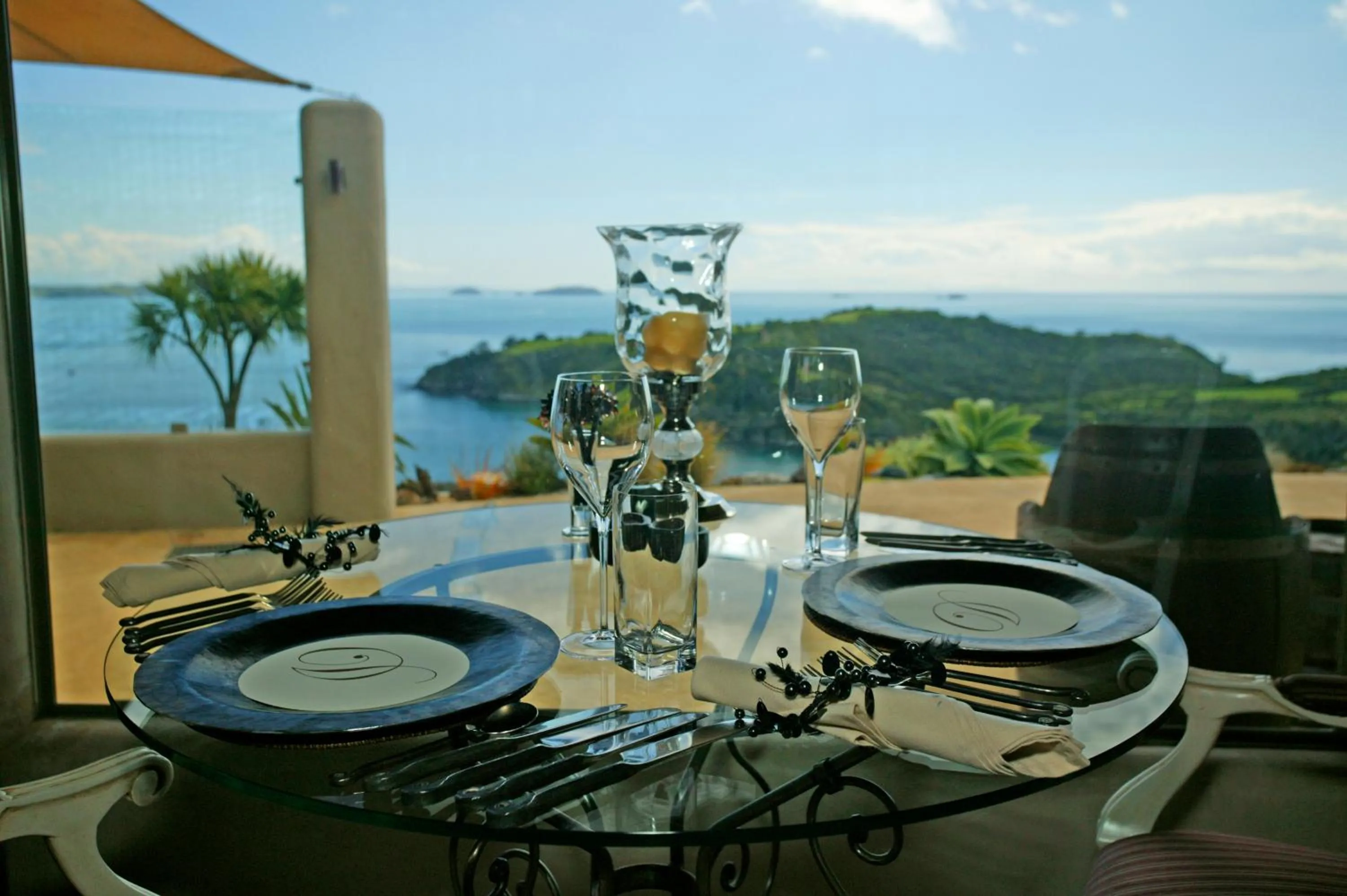 Restaurant/places to eat in Delamore Lodge