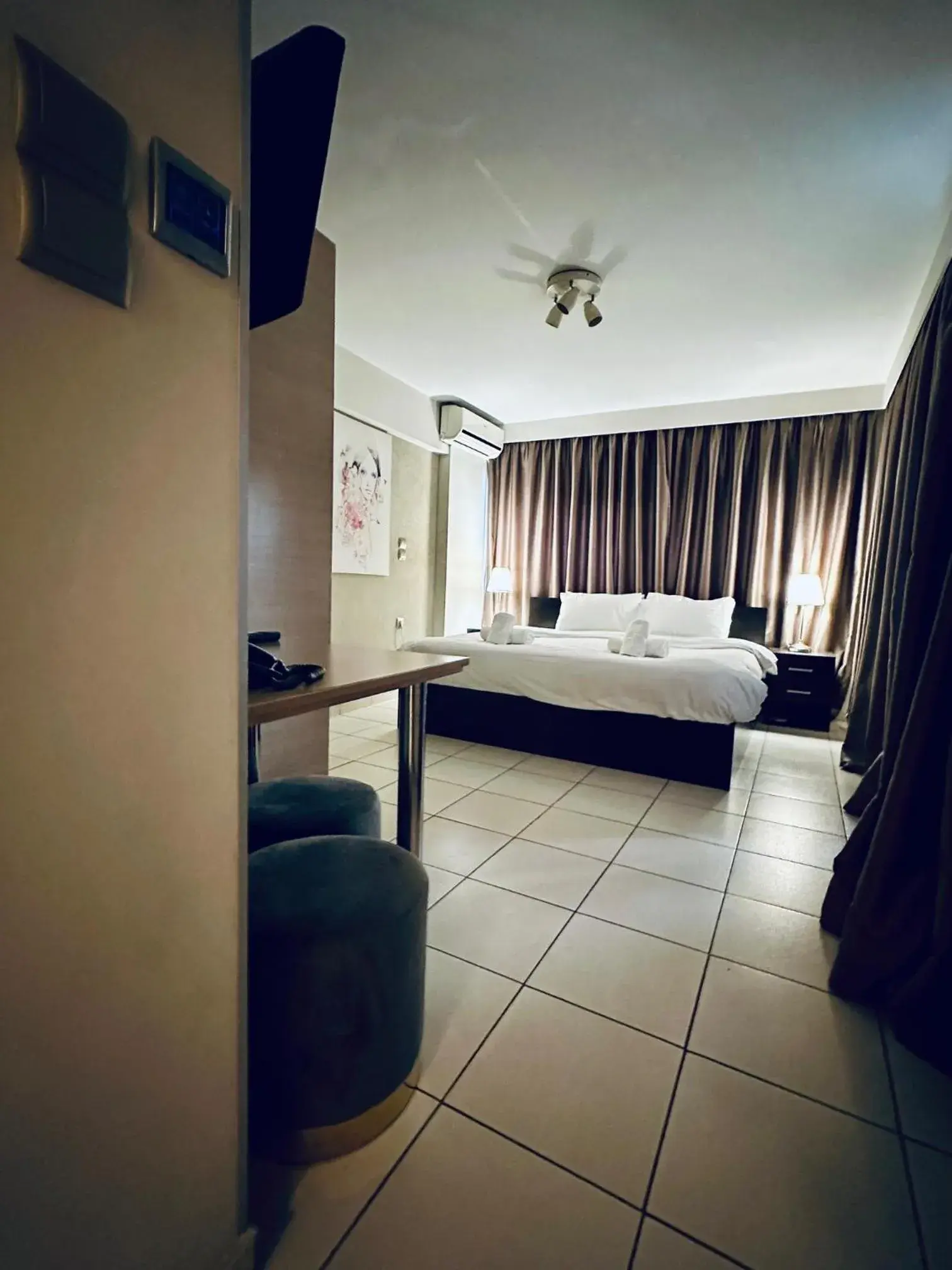 Two-Bedroom Standard Apartment in Mc Queen Rooms & Apartments Two-Bedroom Standard Apartment in Mc Queen Rooms & Apartments