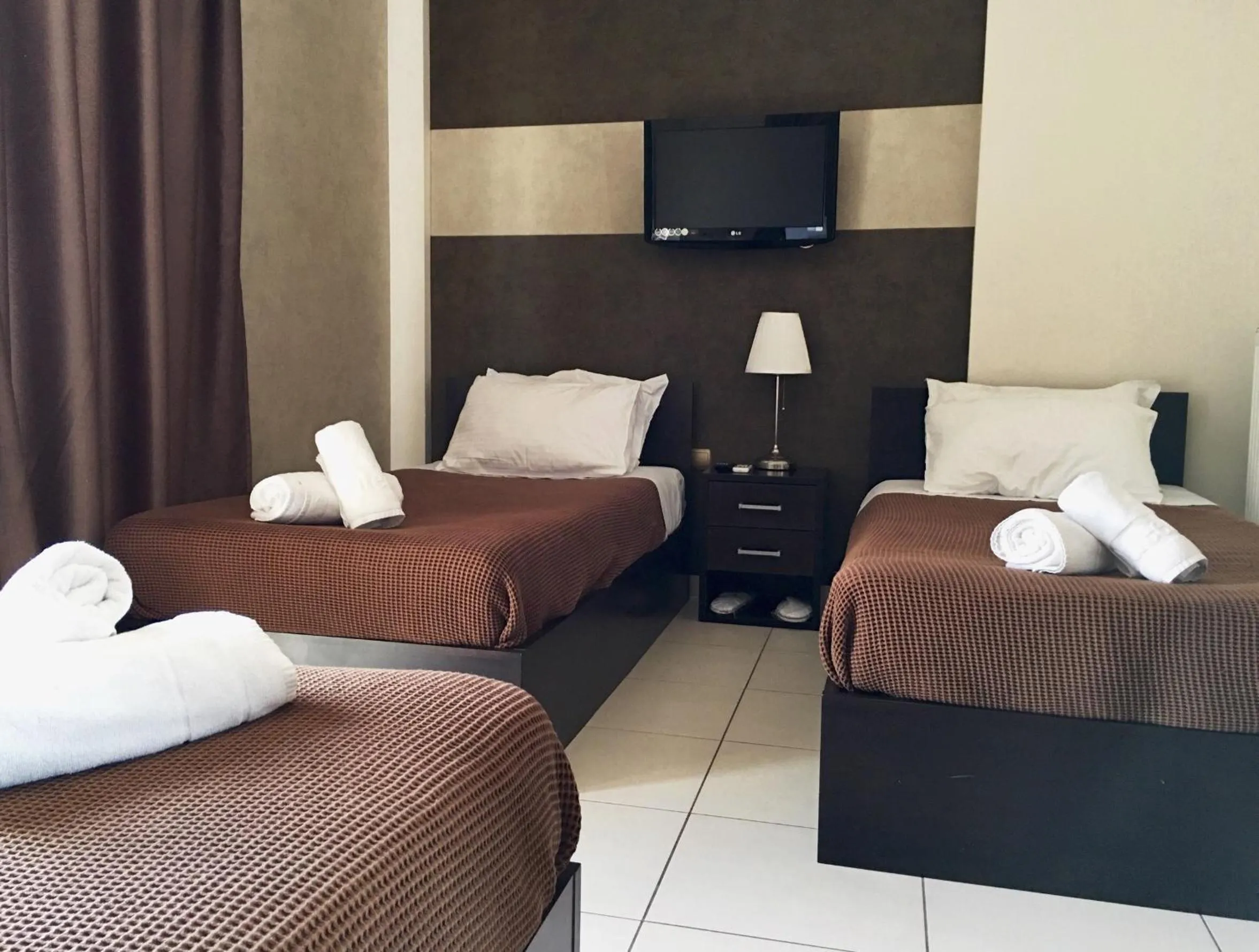 Bedroom, Bed in Mc Queen Rooms & Apartments