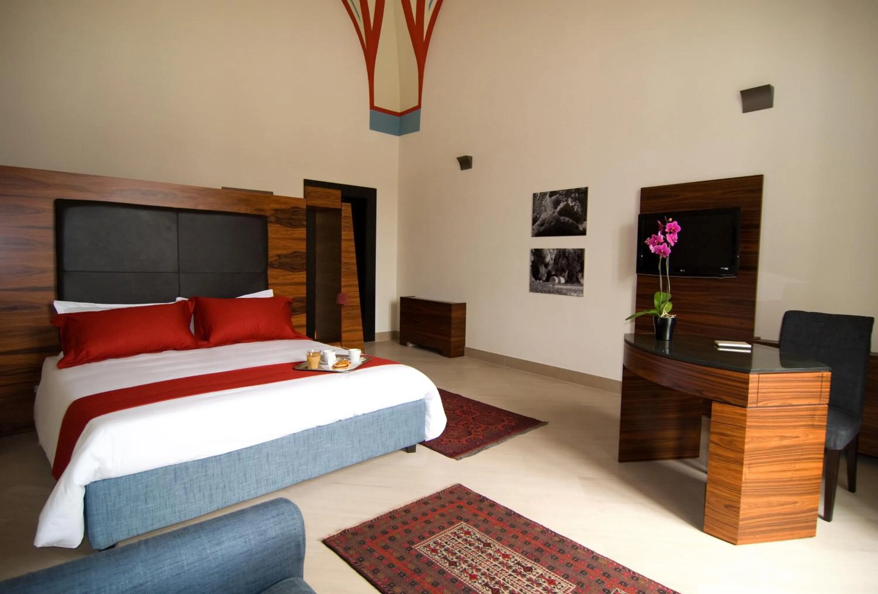 Photo of the whole room, Bed in Alvino Suite And Breakfast