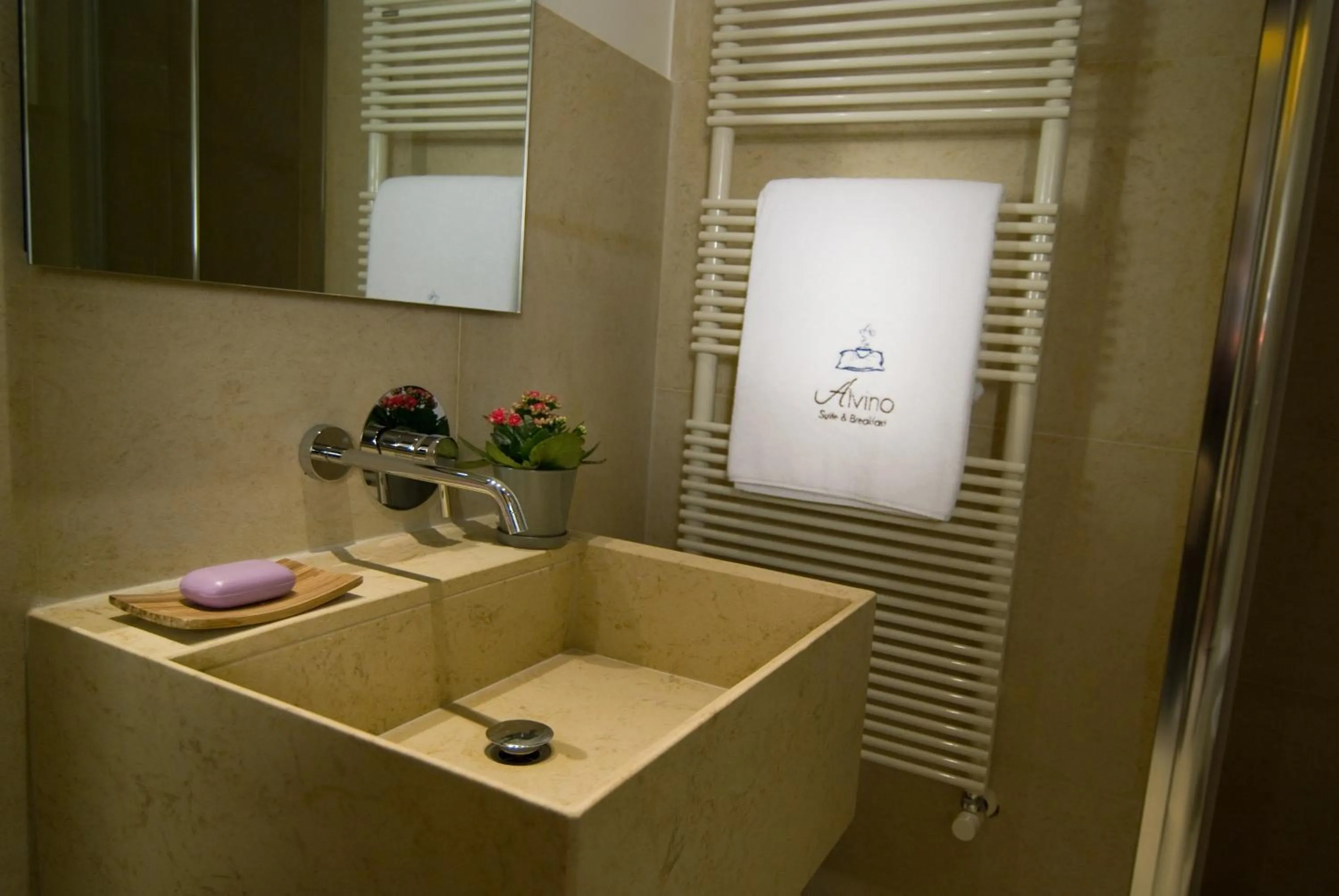 Bathroom in Alvino Suite And Breakfast
