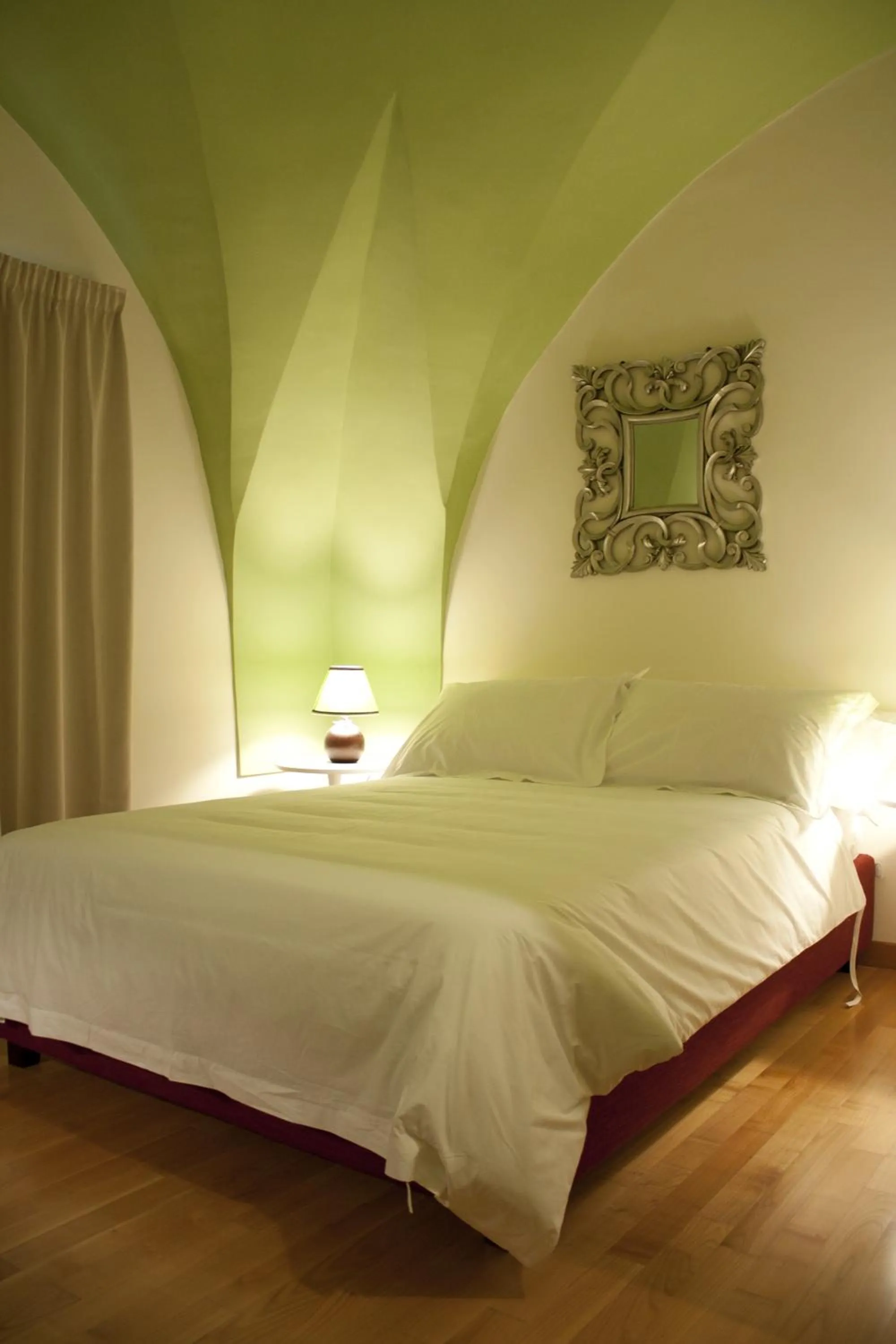 Photo of the whole room, Bed in Alvino Suite And Breakfast