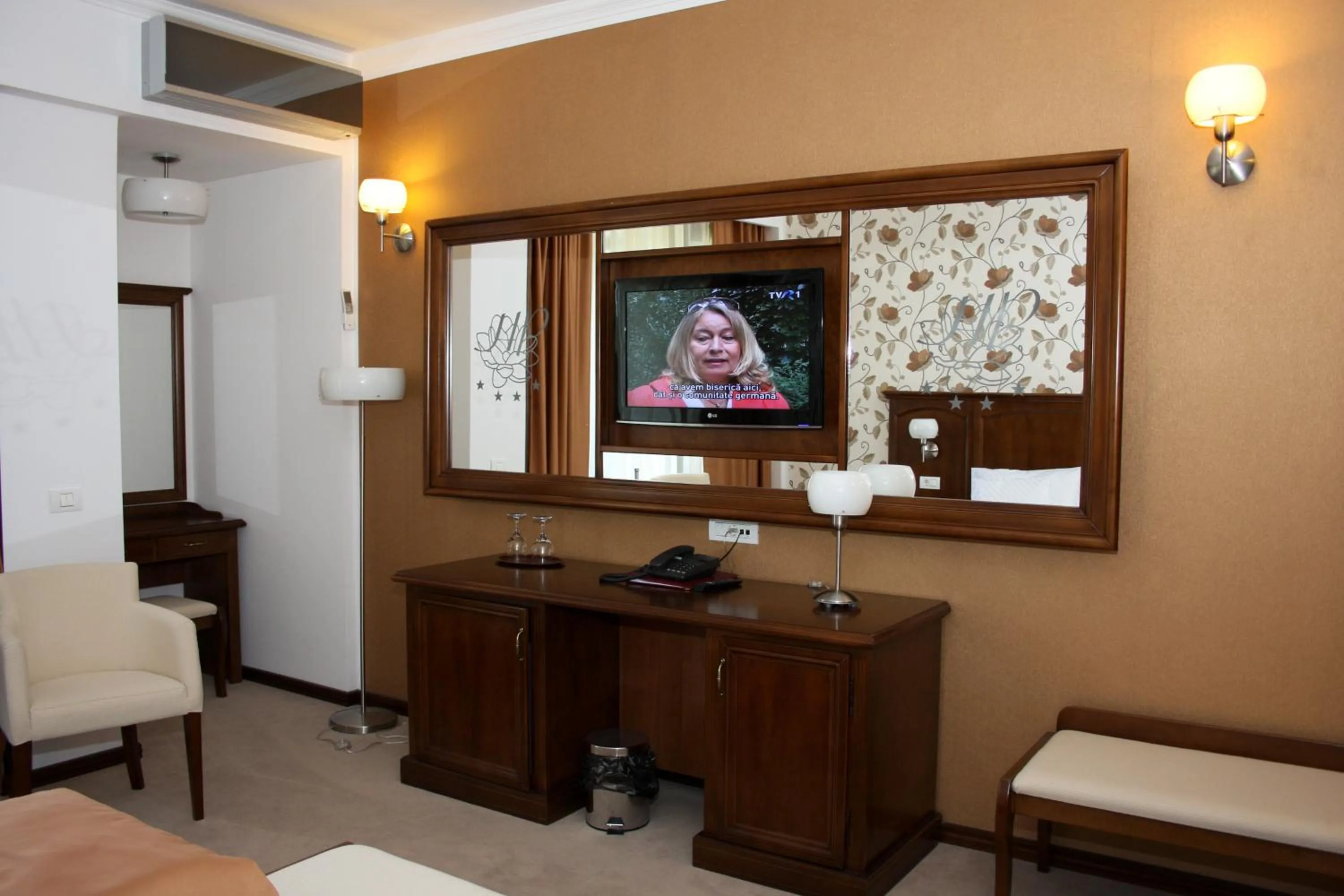 TV and multimedia in Hotel President