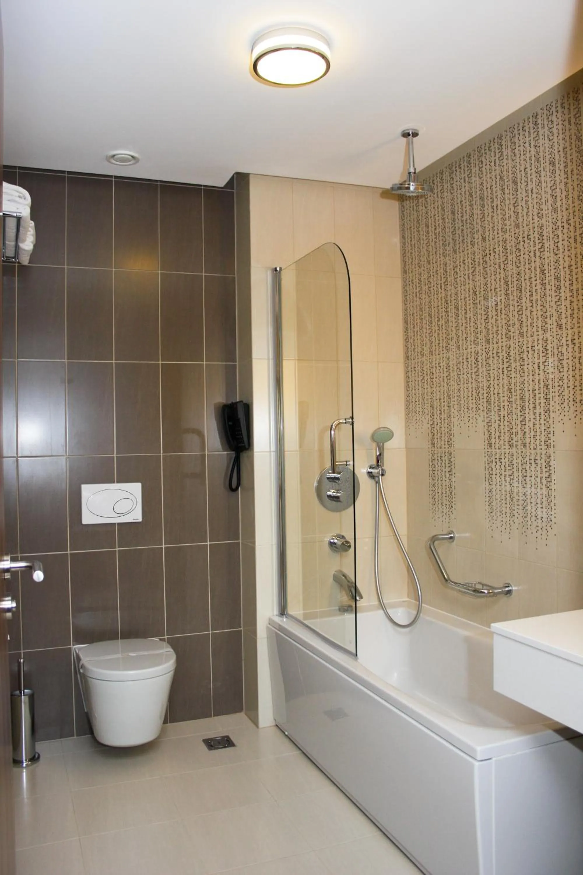 Bathroom in Hotel President