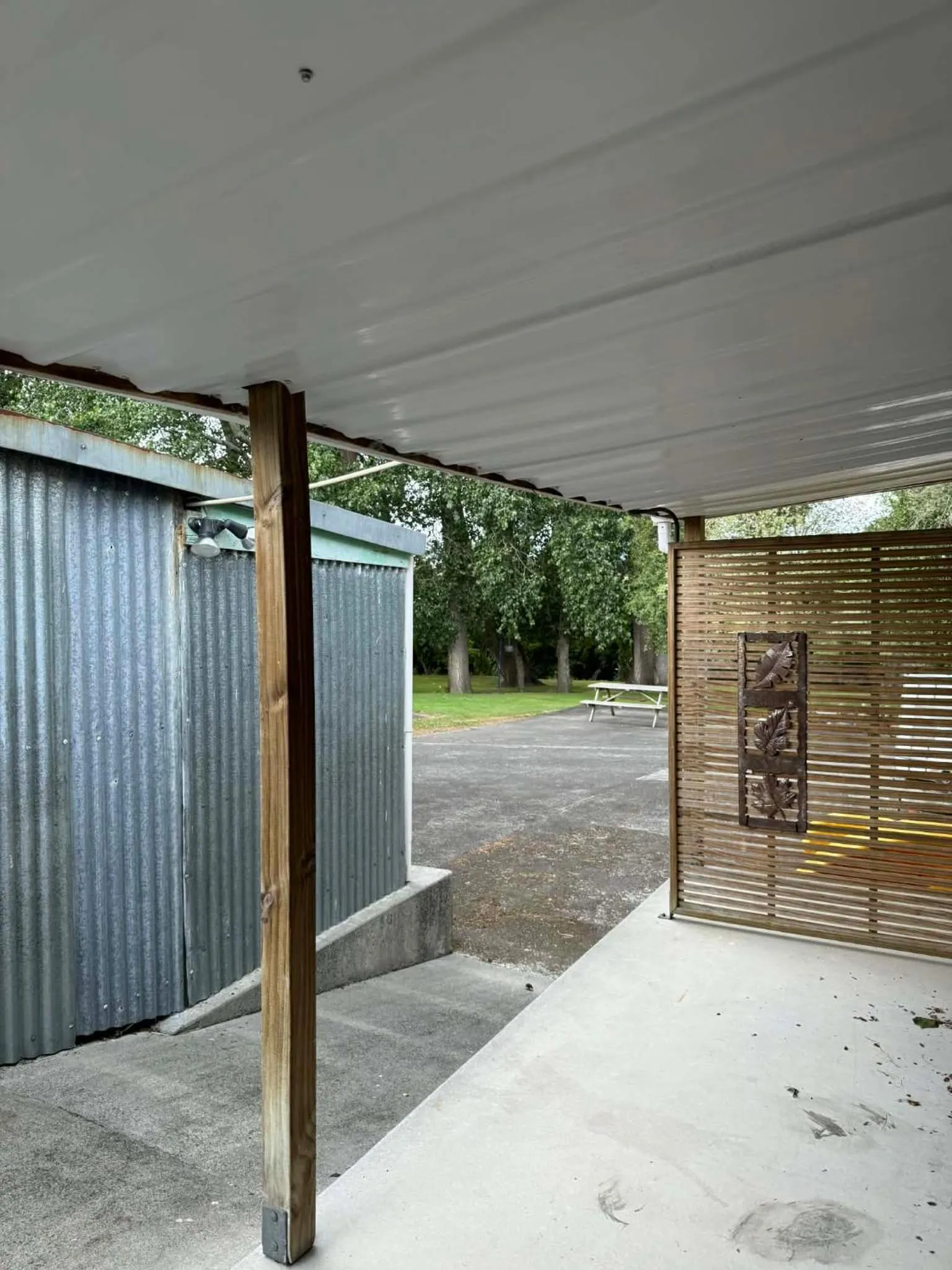 Property building in Poplar Creek